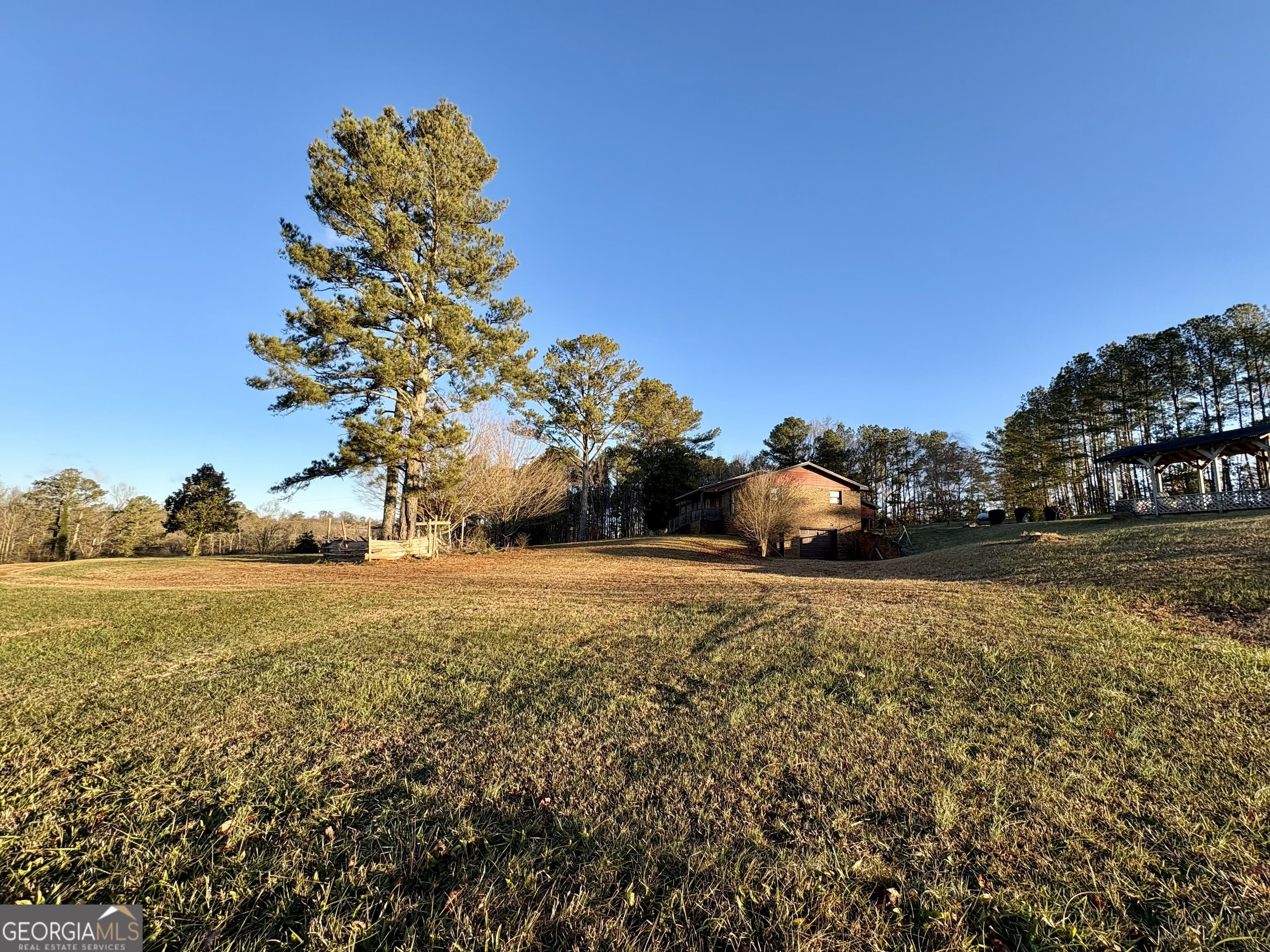 781 Thomas St — photo 31