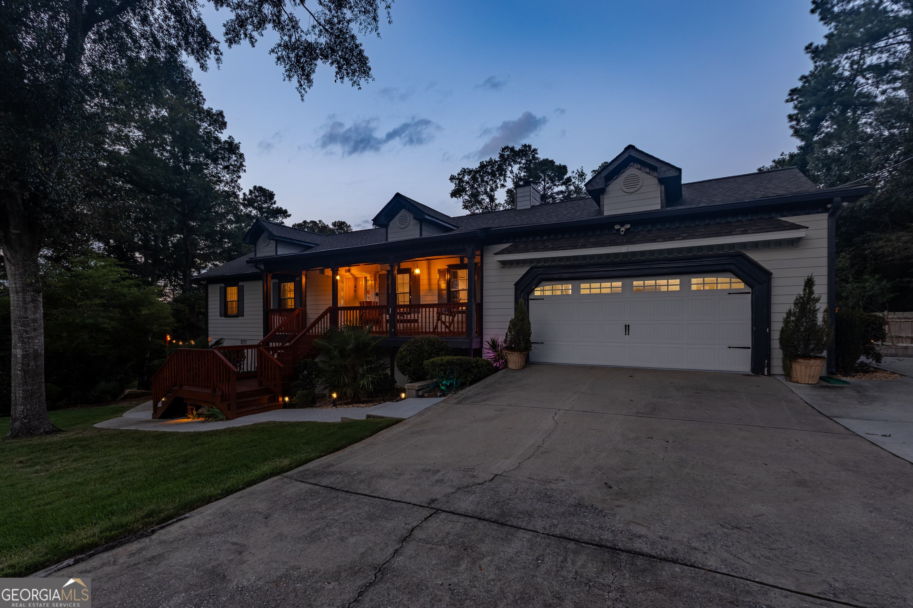 2390 Stone Sw Dr — photo 2