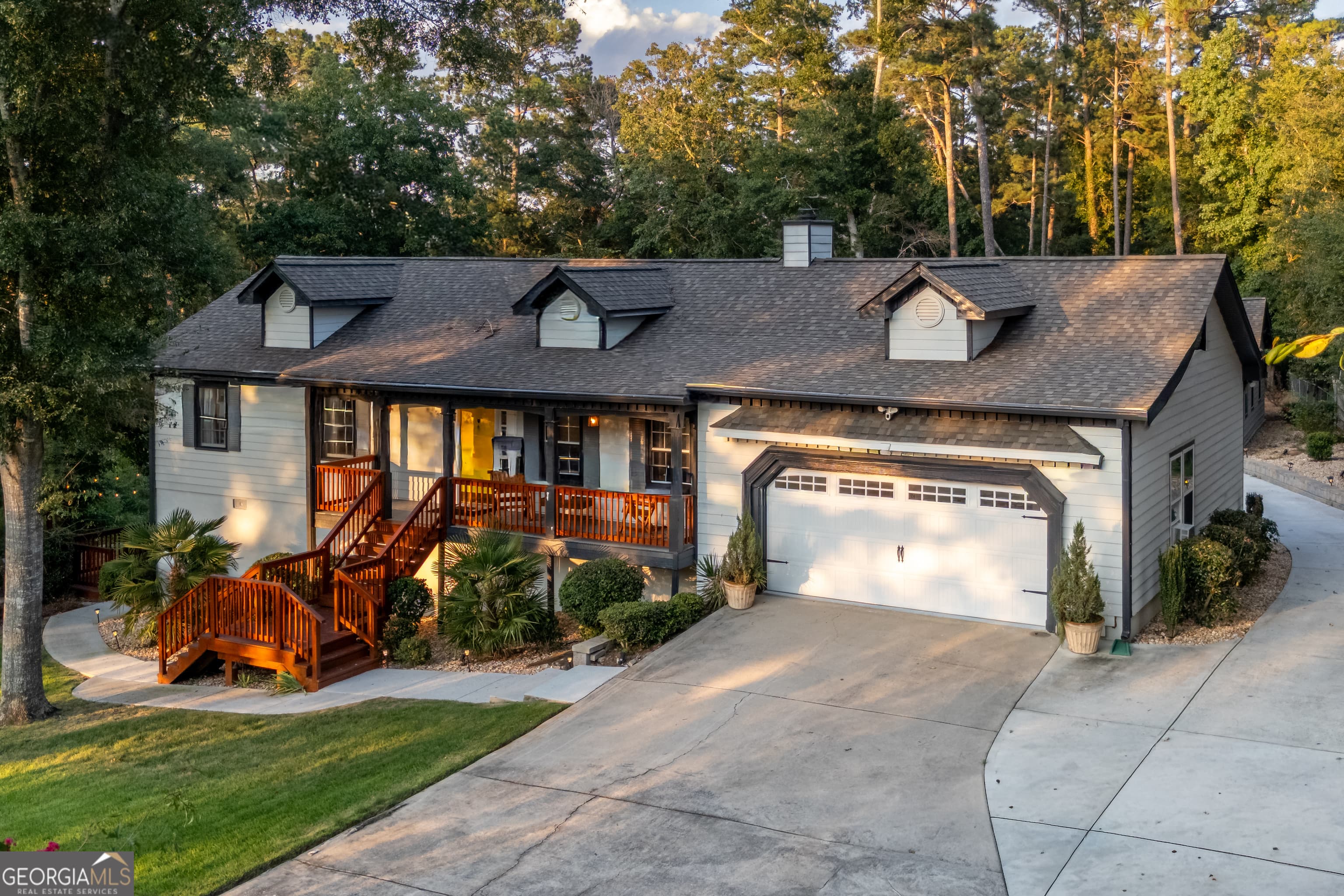 2390 Stone Sw Dr — photo 1