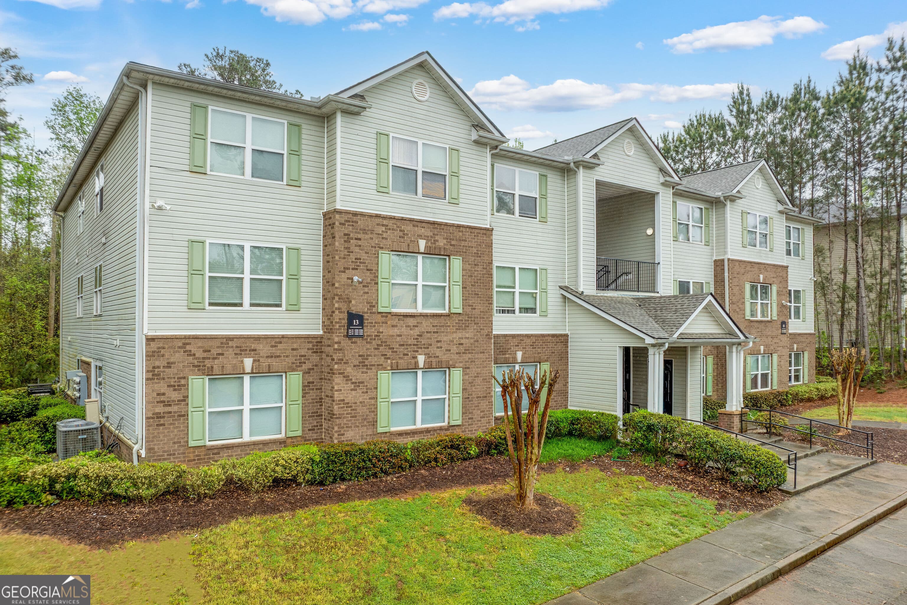 13202 Fairington Ridge Circle — photo 1