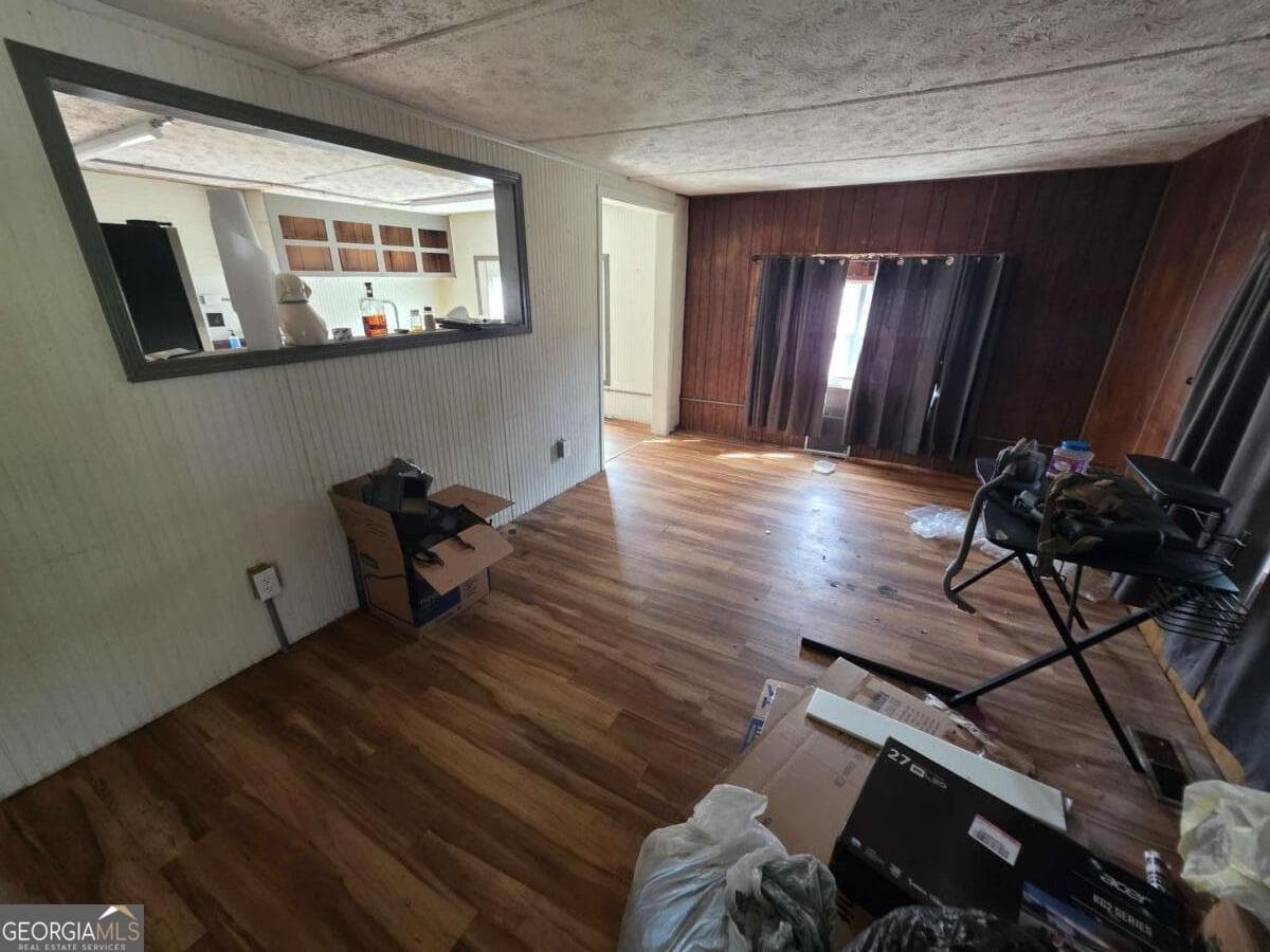 330 Augusta Ave — photo 2