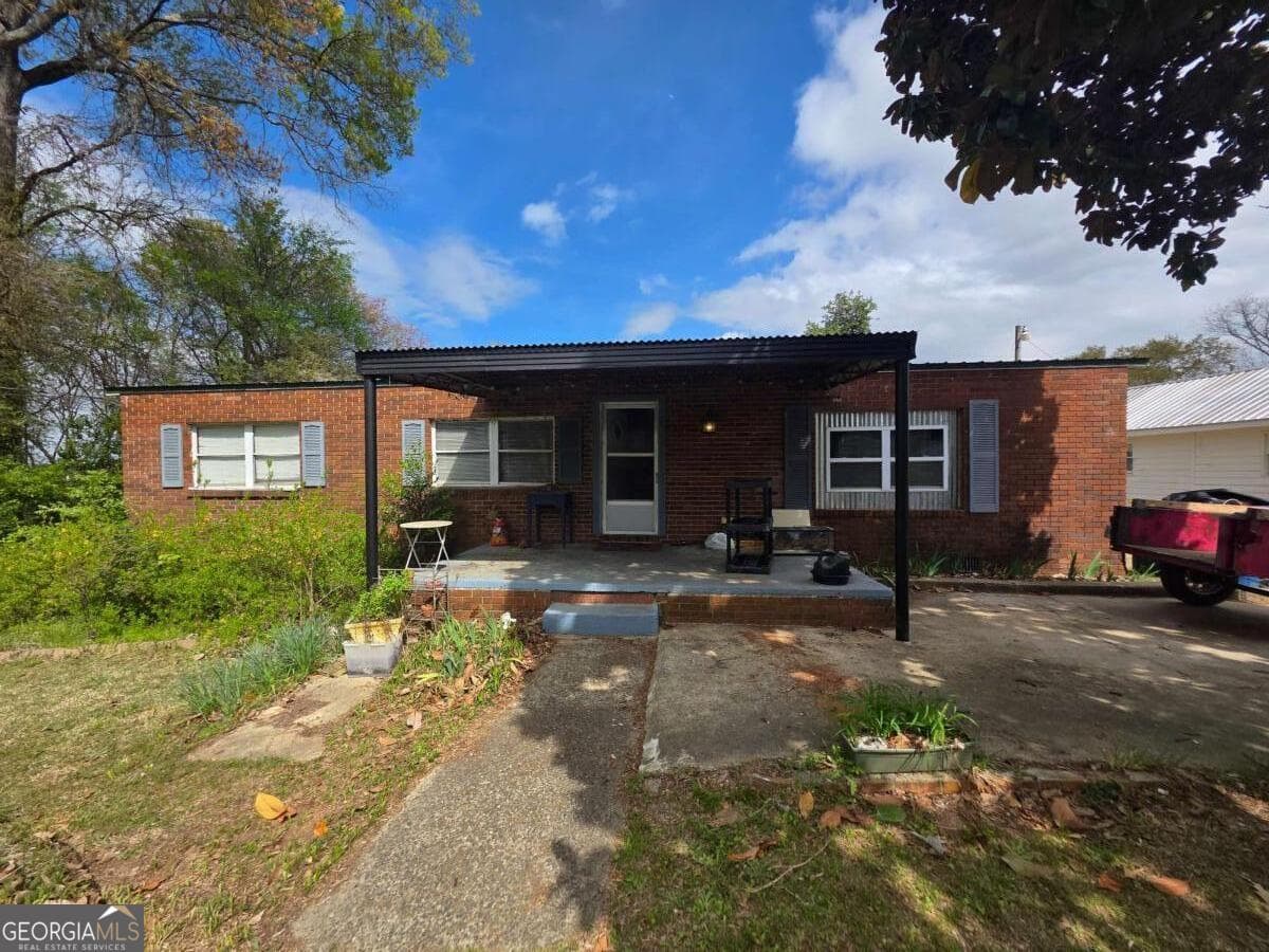 330 Augusta Ave — photo 1