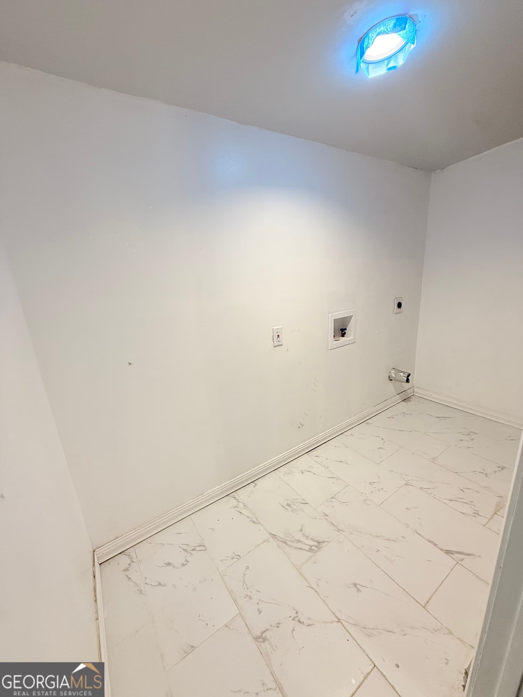 554 Fort St — photo 17