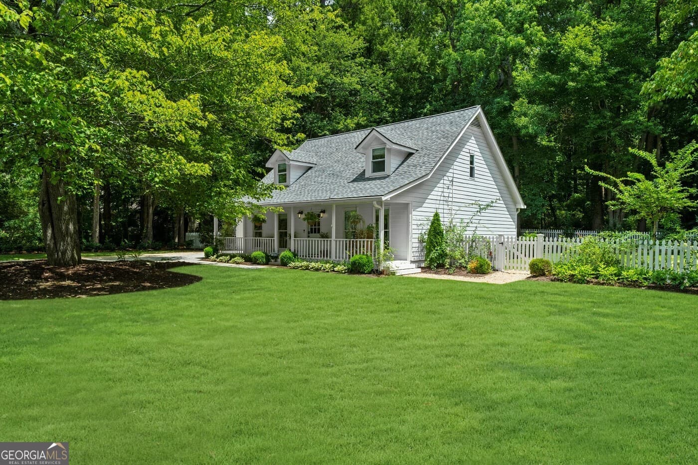 205 Mayfield Circle — photo 1