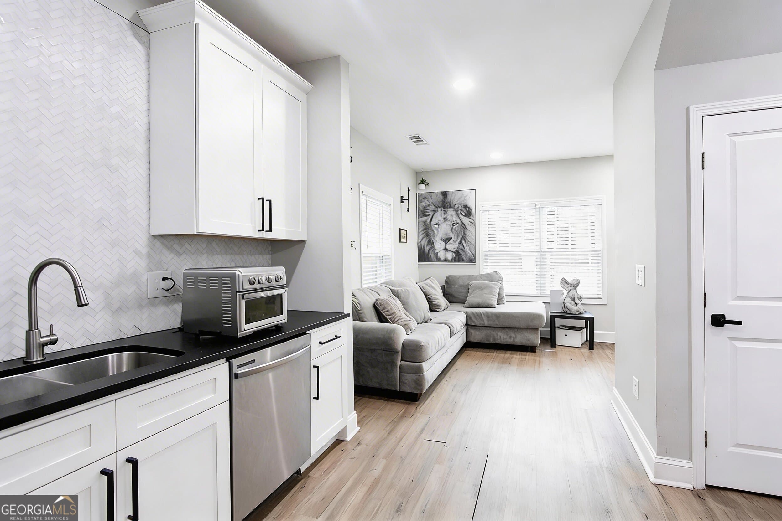 1174 Princess Sw Ave — photo 2