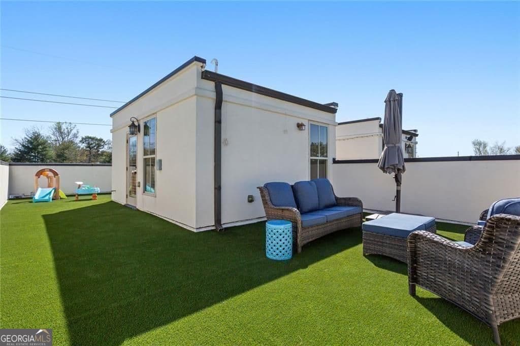 1313 Hawthorne Se Ave — photo 2