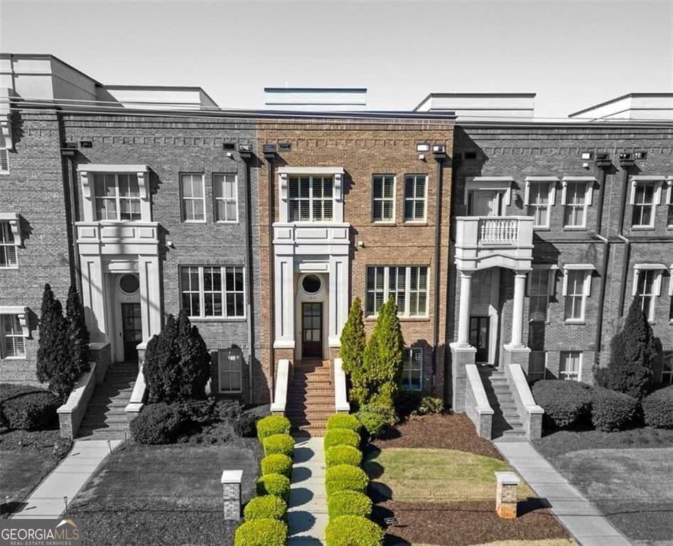 1313 Hawthorne Se Ave — photo 1