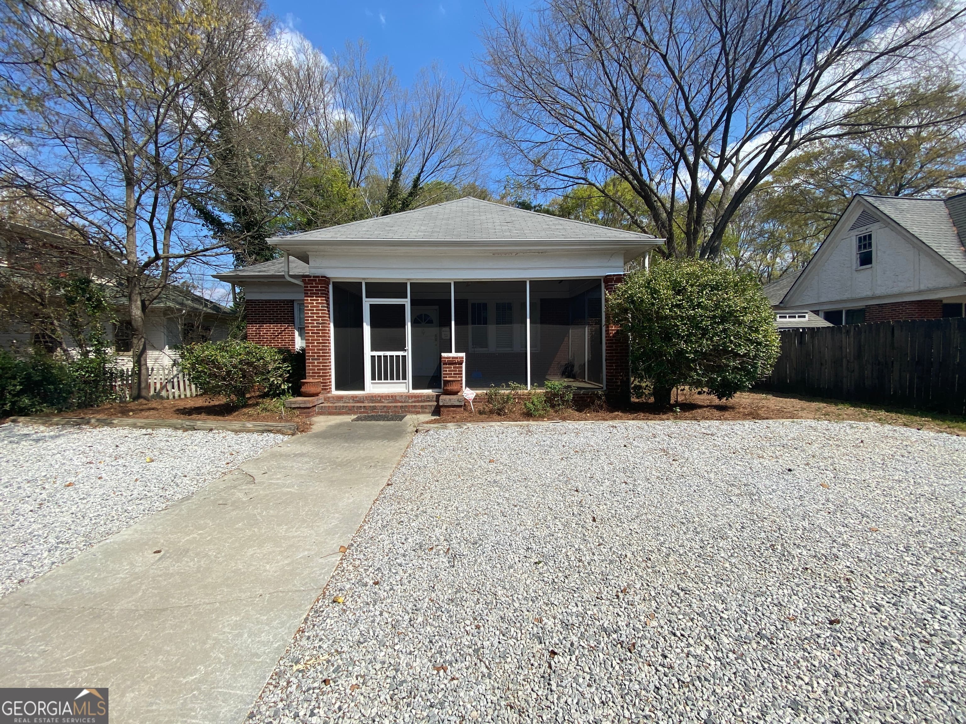 209 Milledge Ave — photo 2