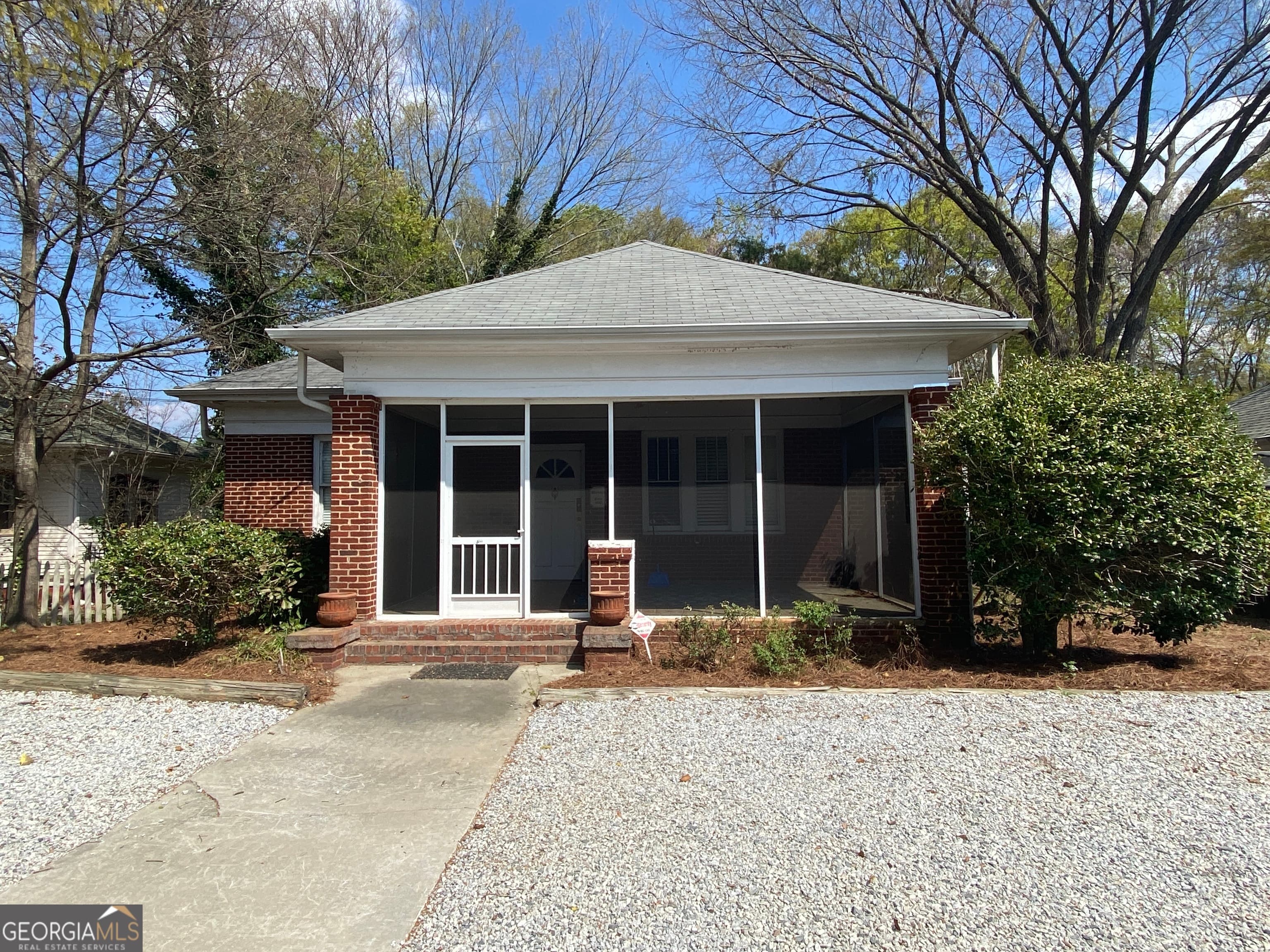 209 Milledge Ave — photo 1