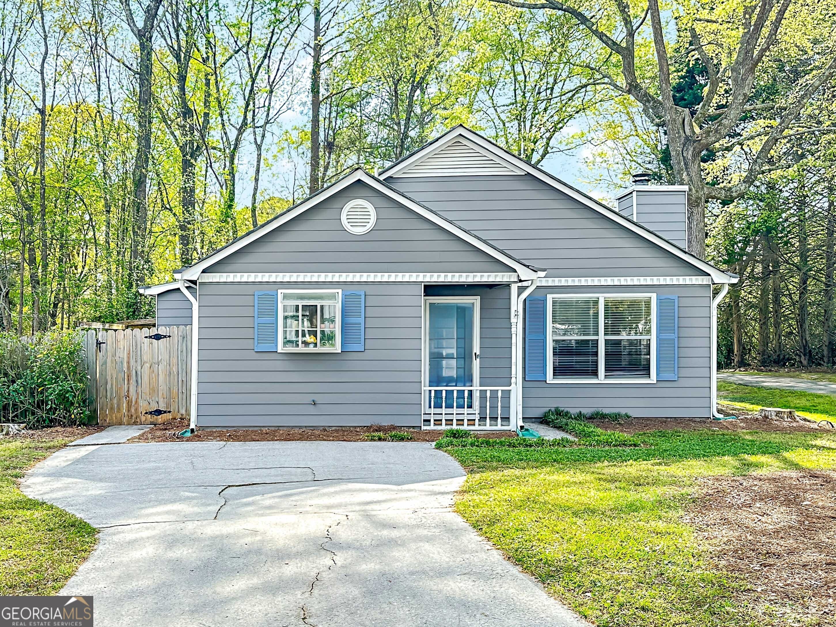 502 Iris Glen — photo 1