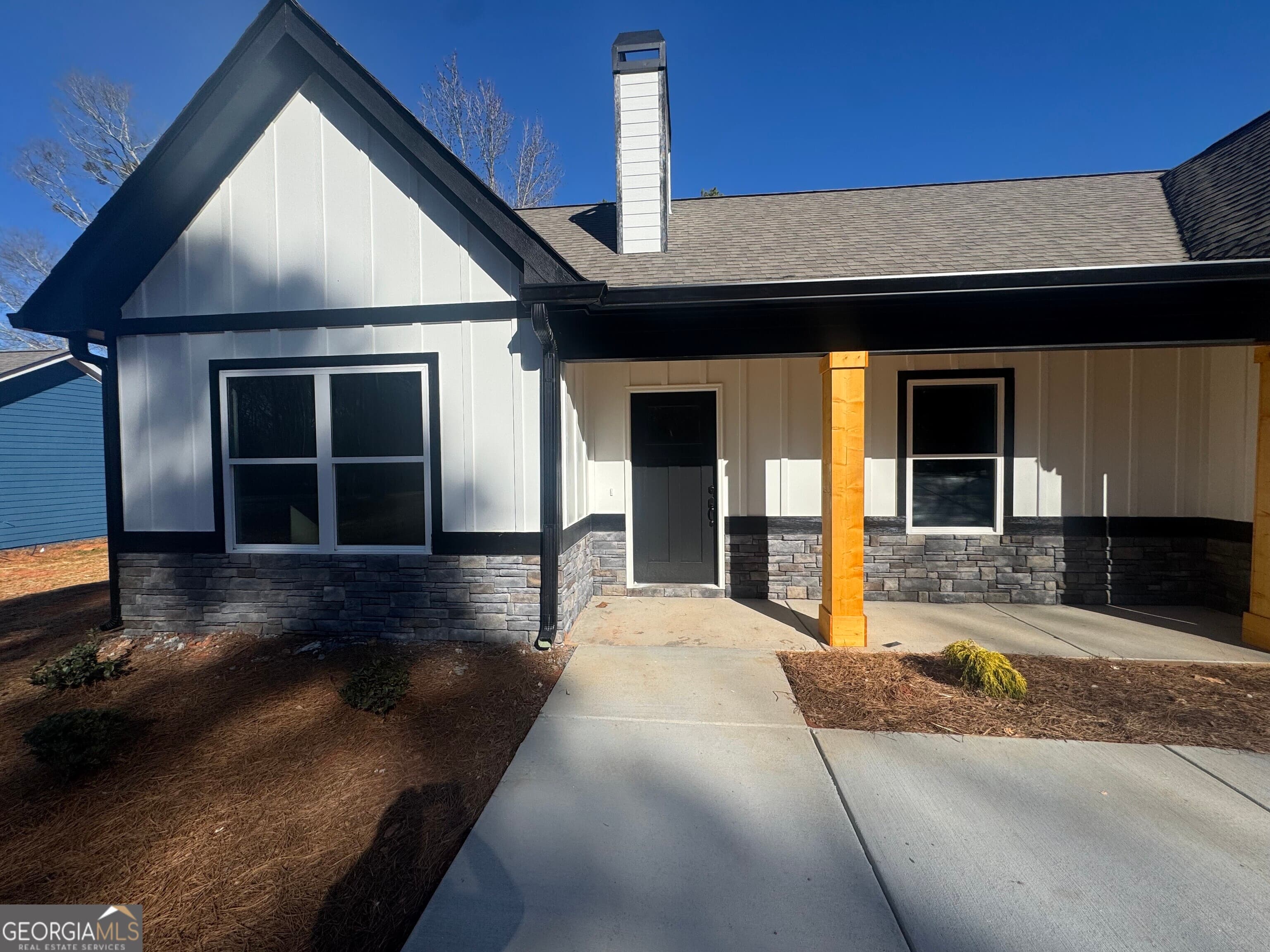 656 Highland Ave — photo 2