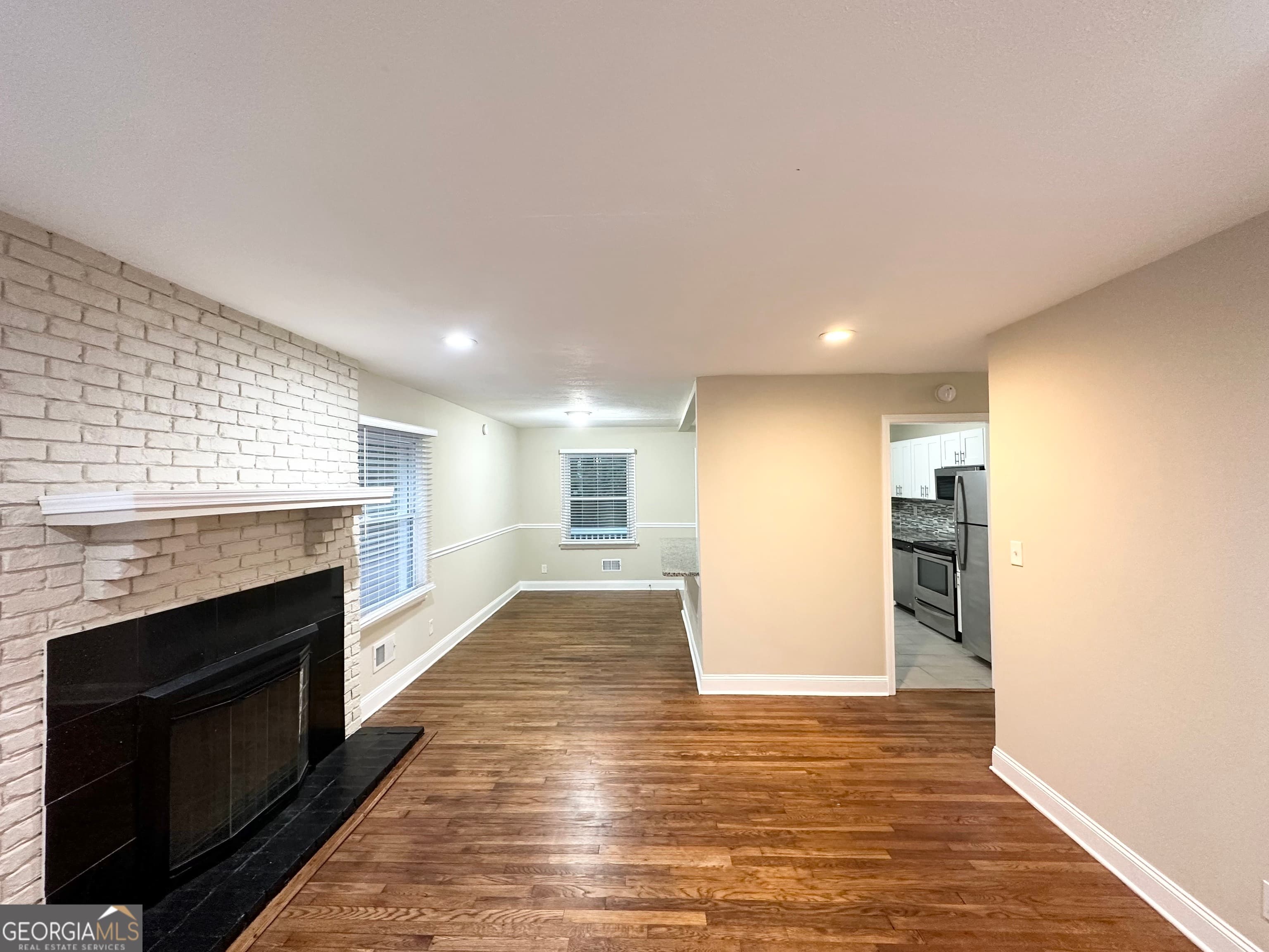 2965 Meadowview Se Dr — photo 2