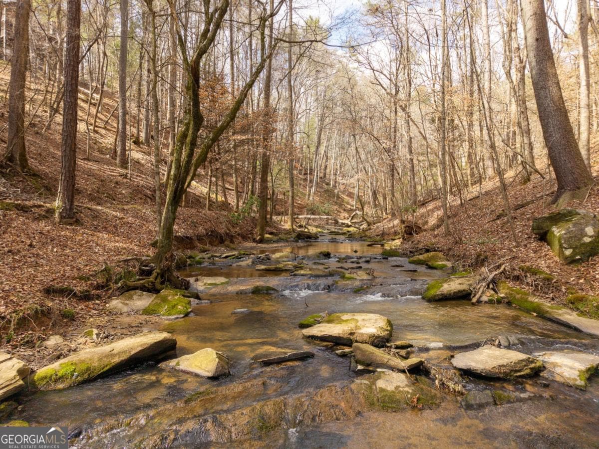 130 Clark Dr — photo 2