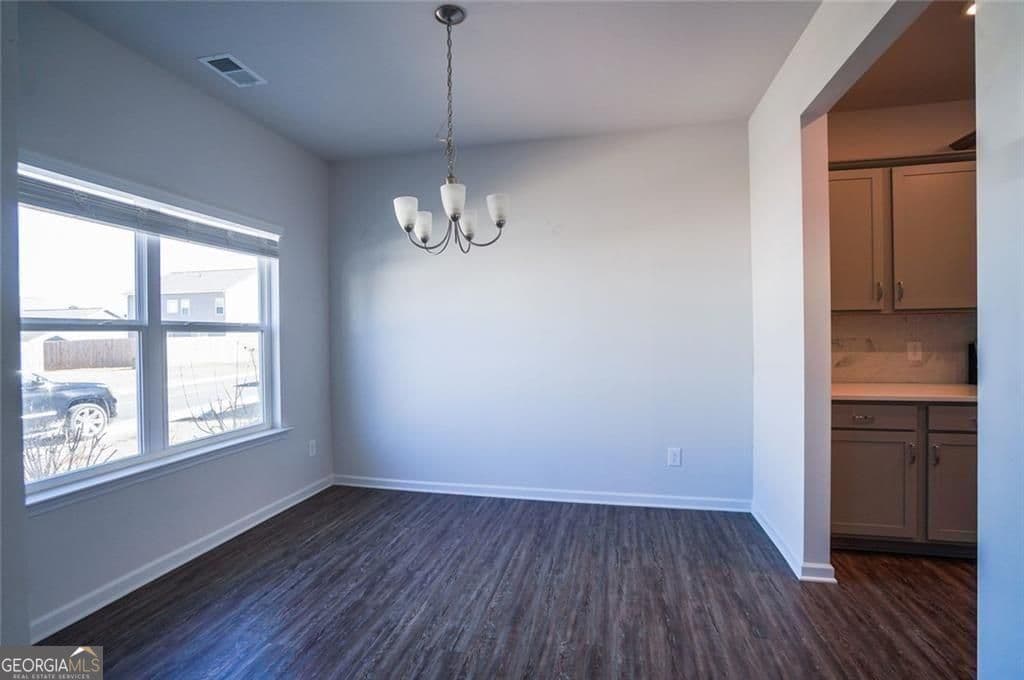 237 Sycamore Dr — photo 2