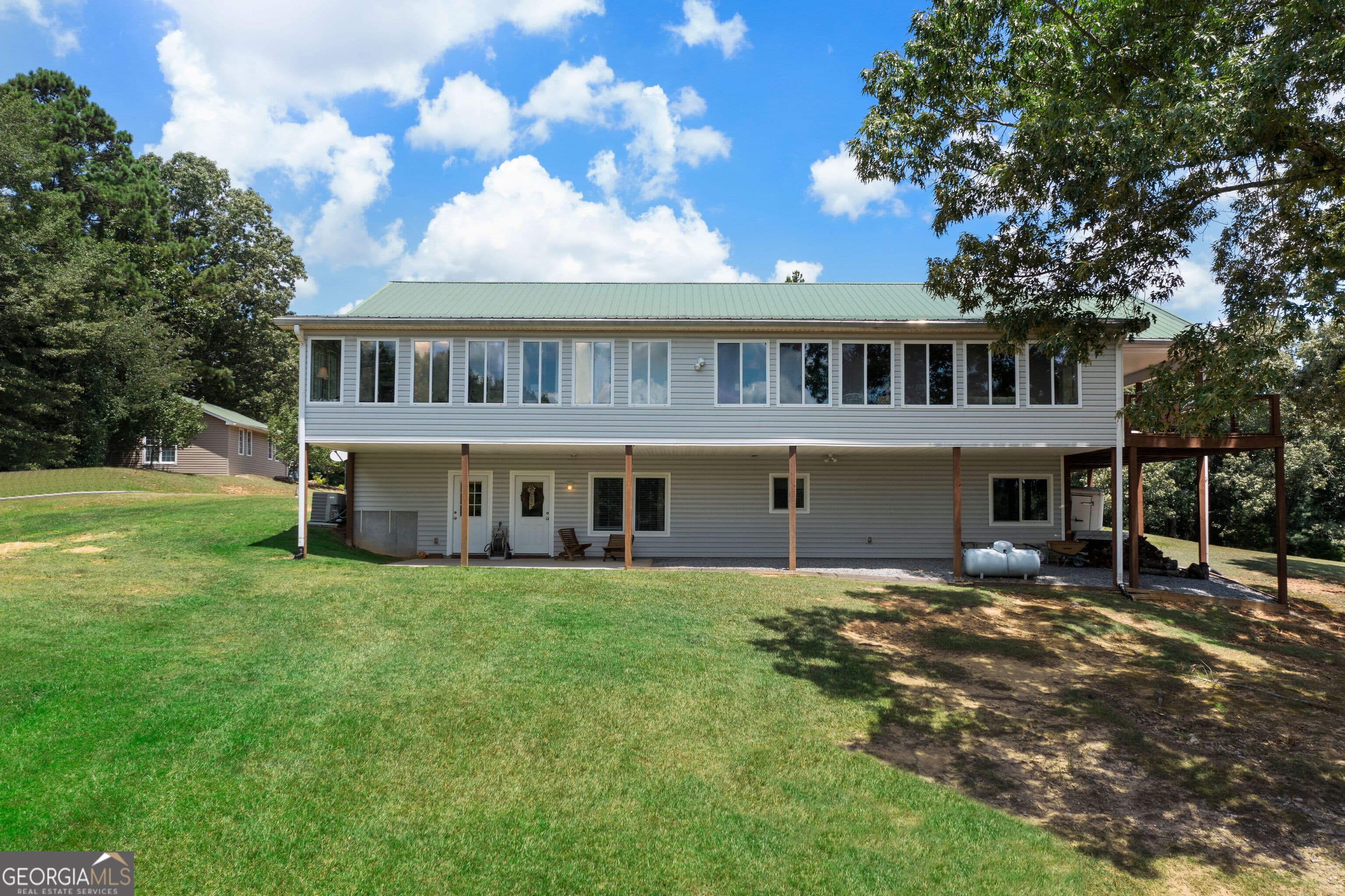 300 Ellis Se Rd — photo 2