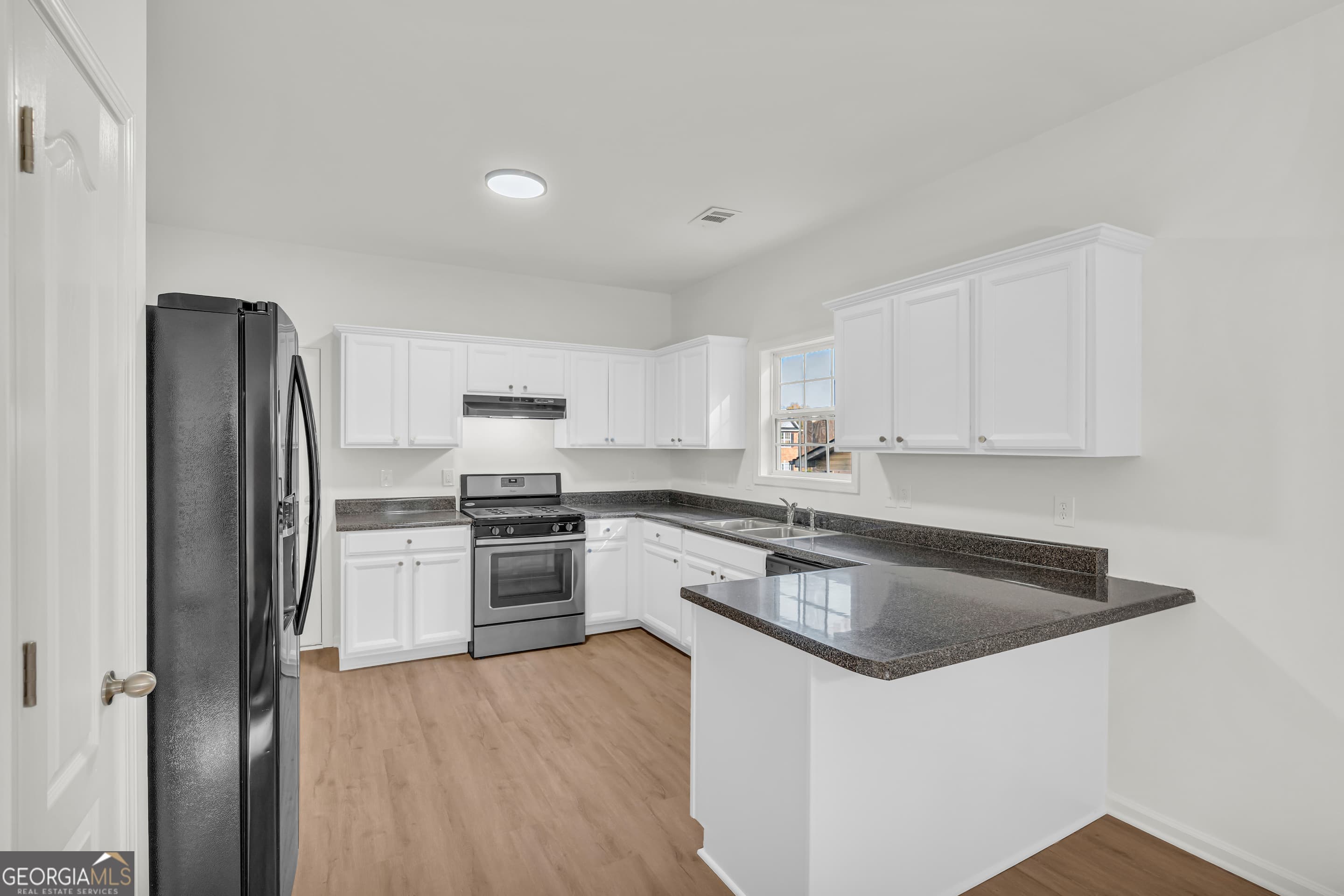 3001 Leatherleaf Trail — photo 2