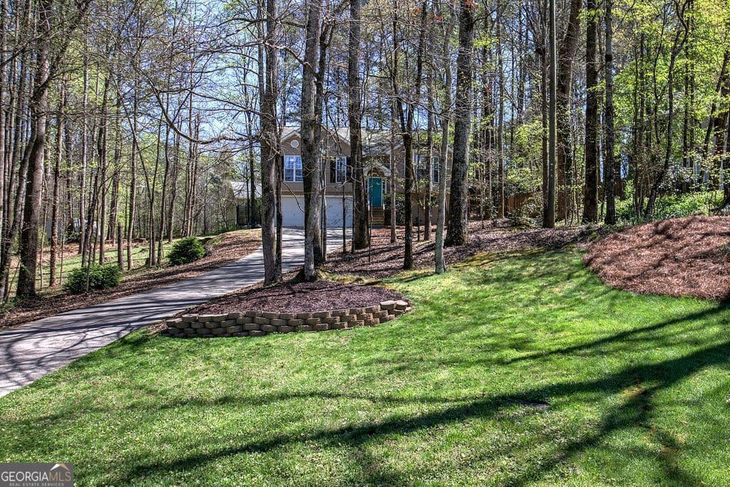 205 Cryder Ln — photo 2