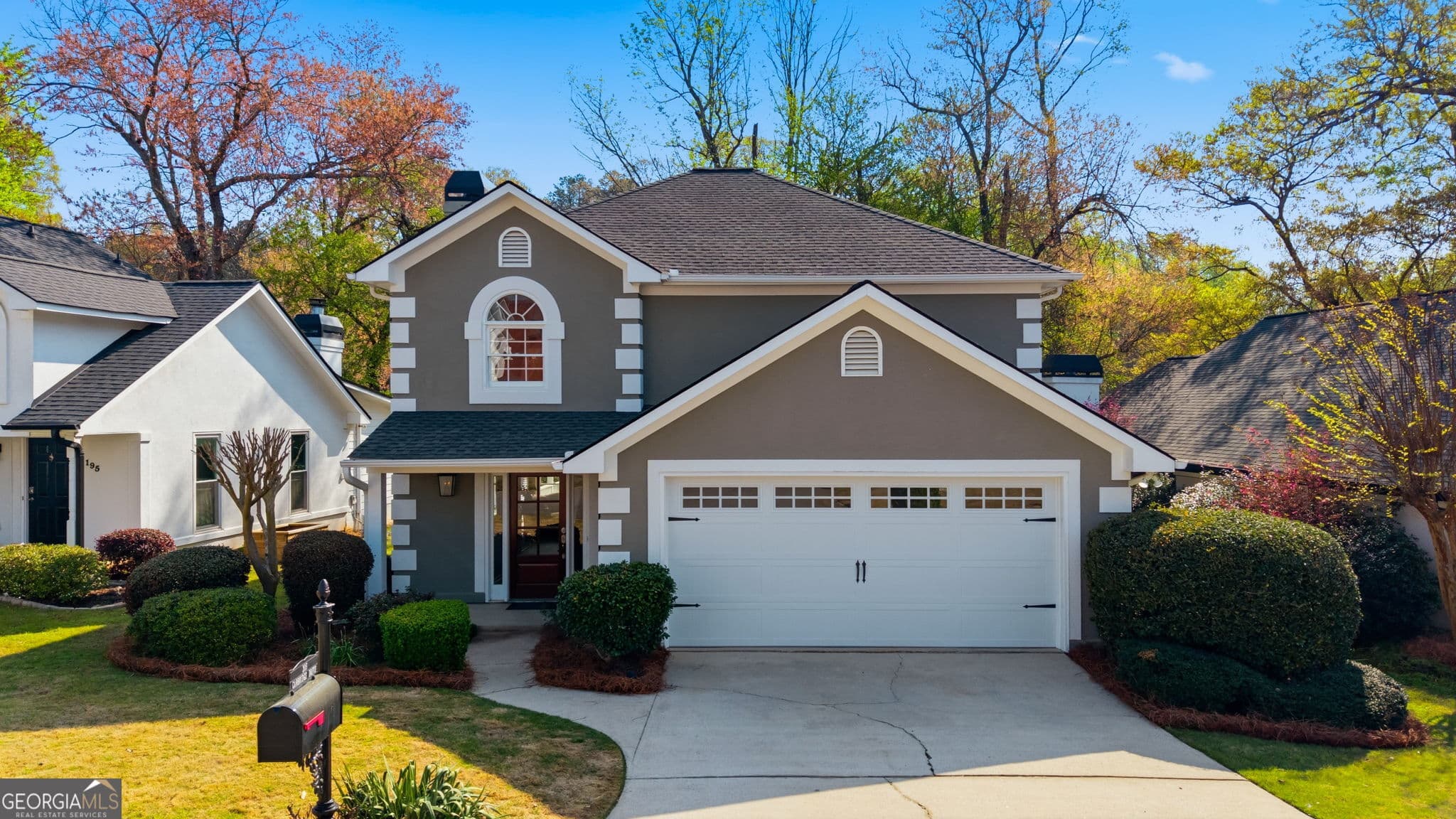 205 Cambridge Dr — photo 1