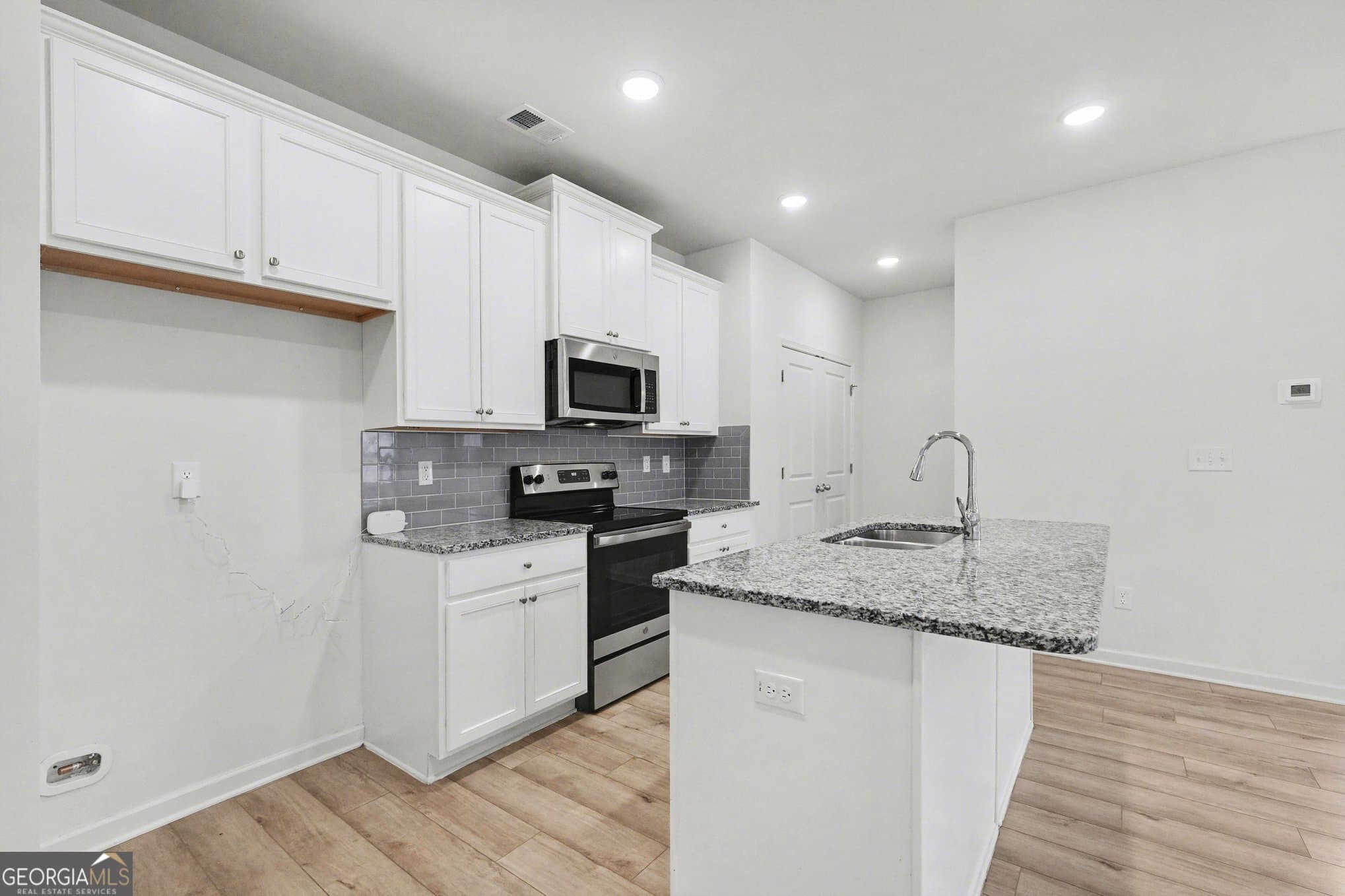 4574 Bishops Ln — photo 2