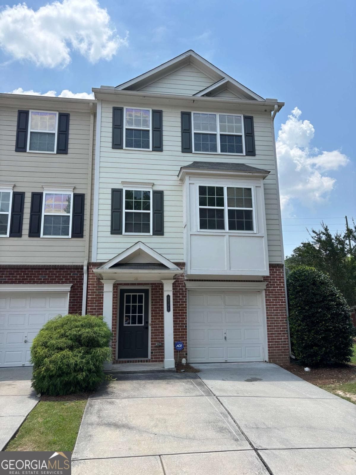 6798 Blackstone Pl 12 — photo 2