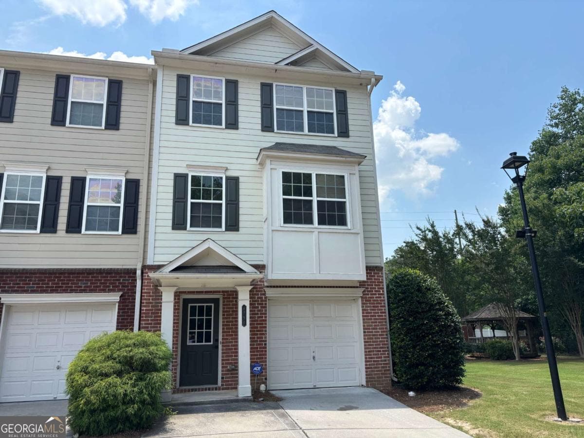 6798 Blackstone Pl 12 — photo 1