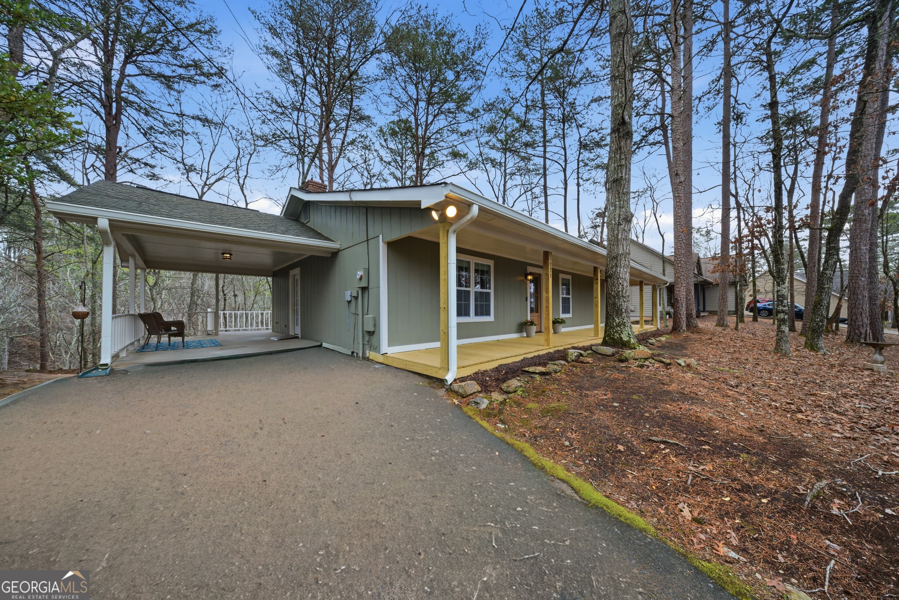 121 White Antelope St — photo 2