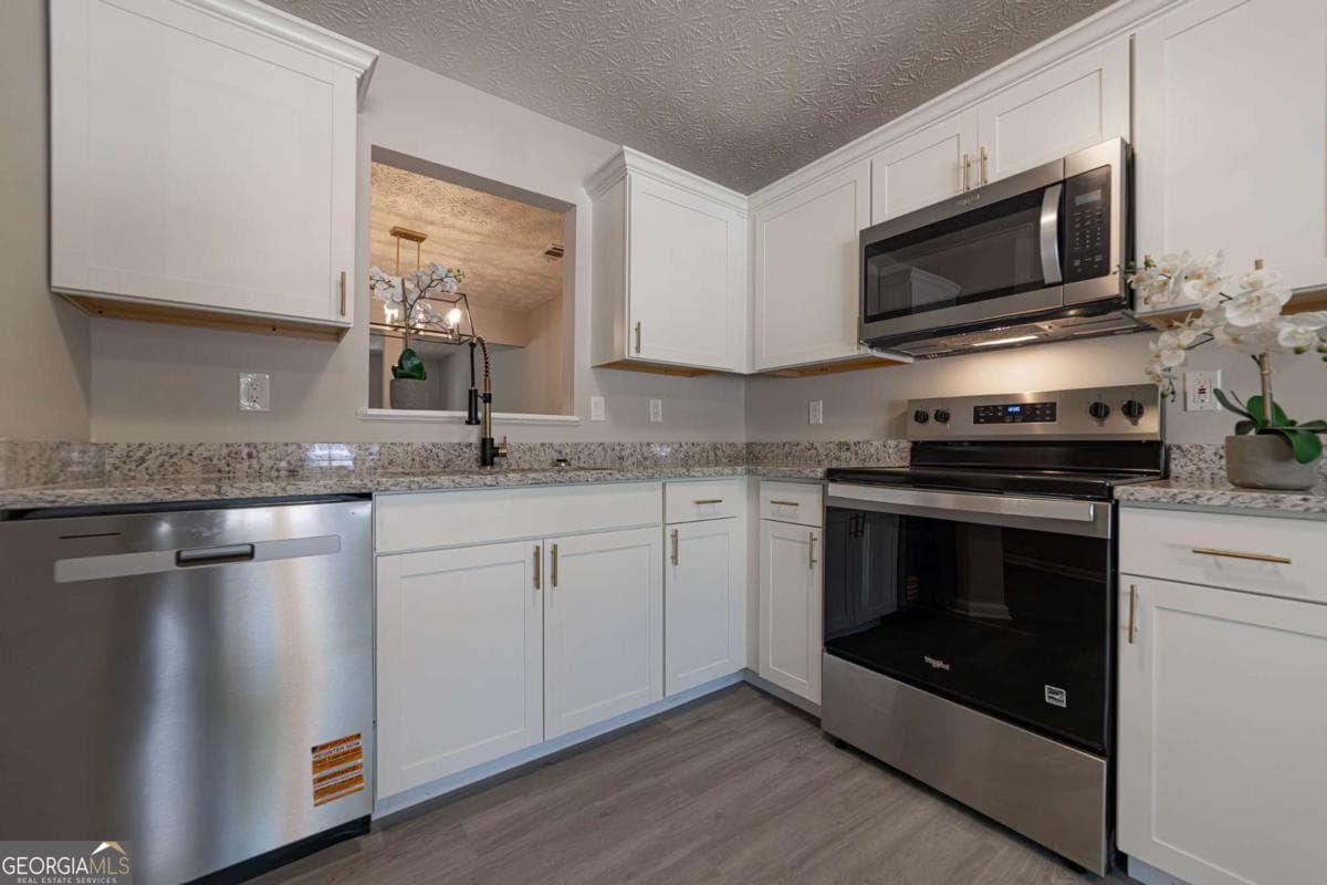 3017 Waldrop Circle — photo 1