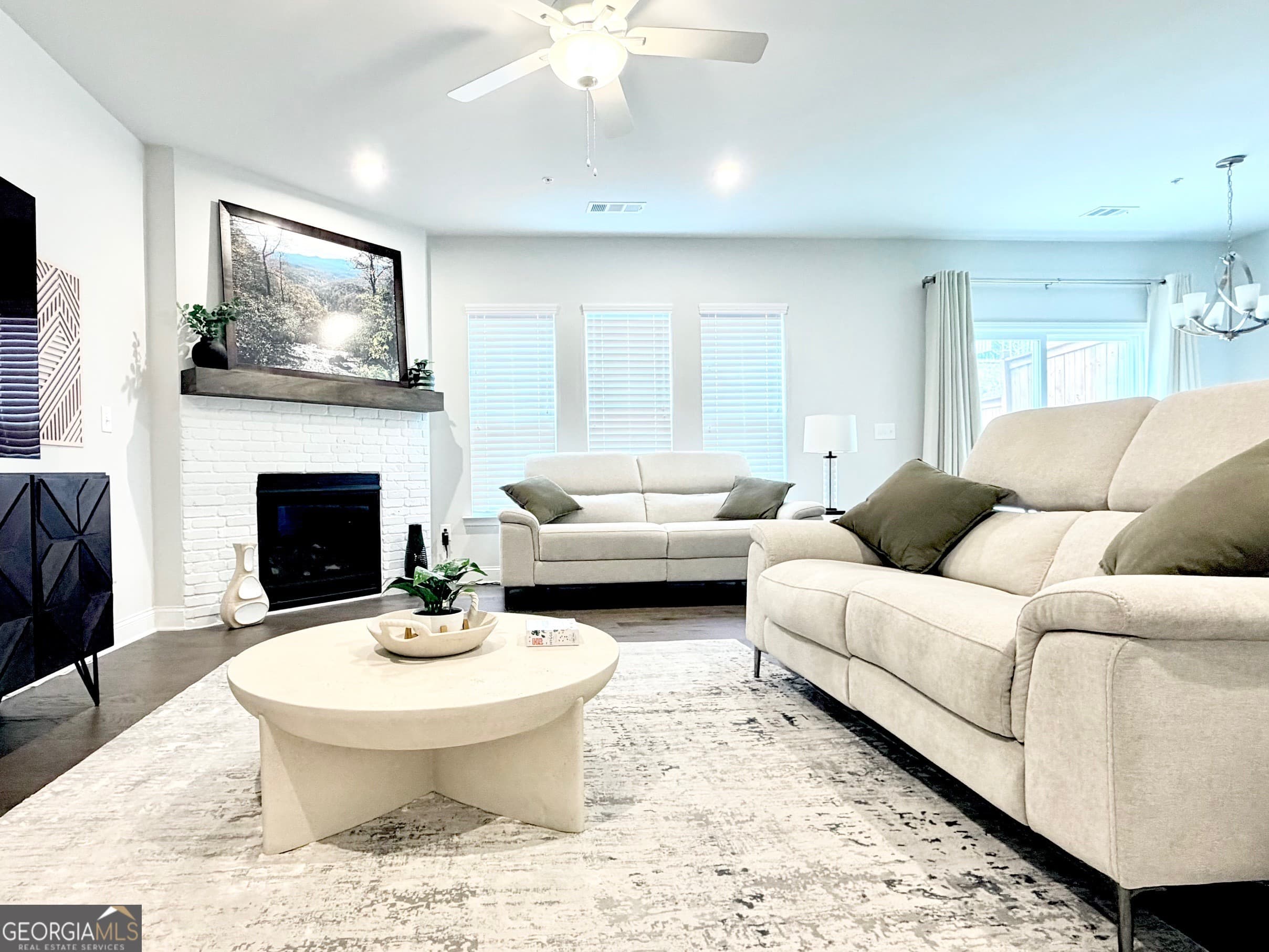 350 Watson Ave — photo 2