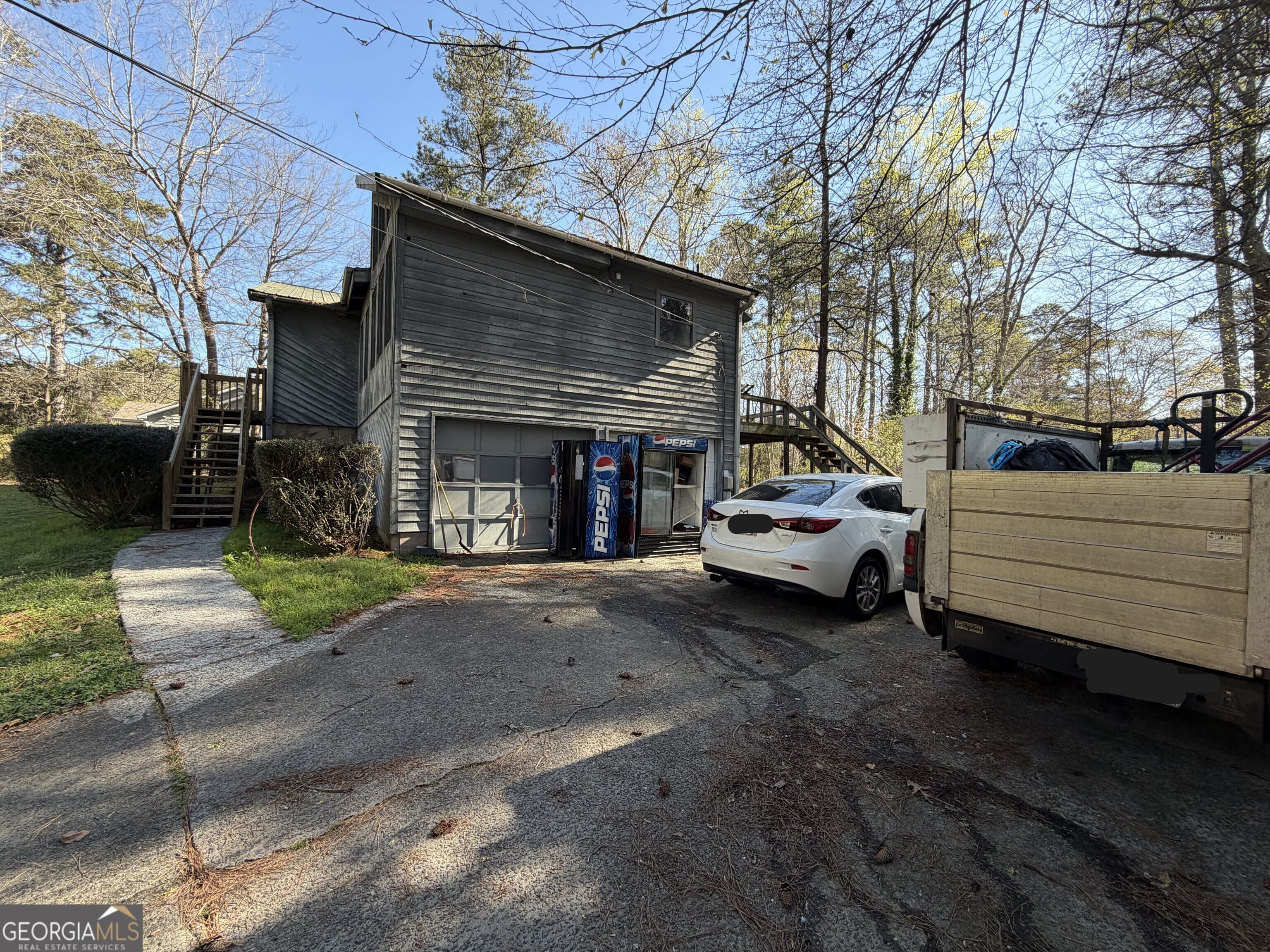 5688 Forest Pl — photo 1