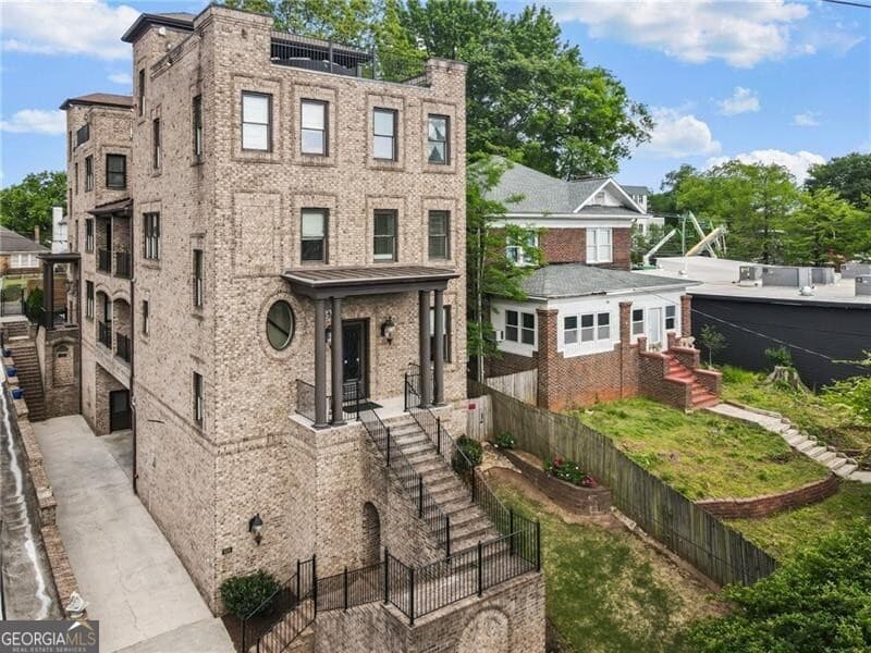 629 Blvd Ne — photo 1