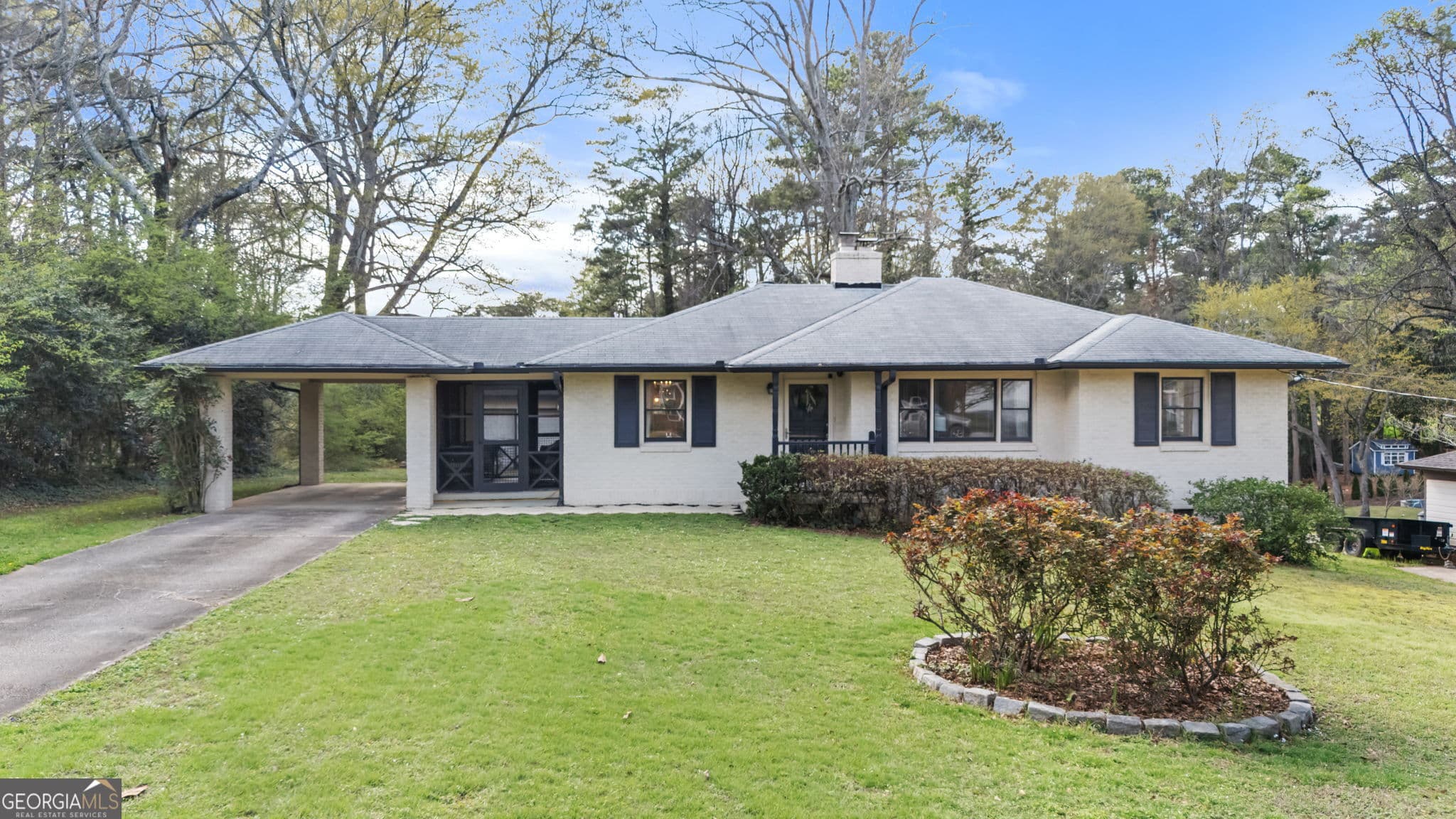 471 Hilderbrand Dr — photo 2