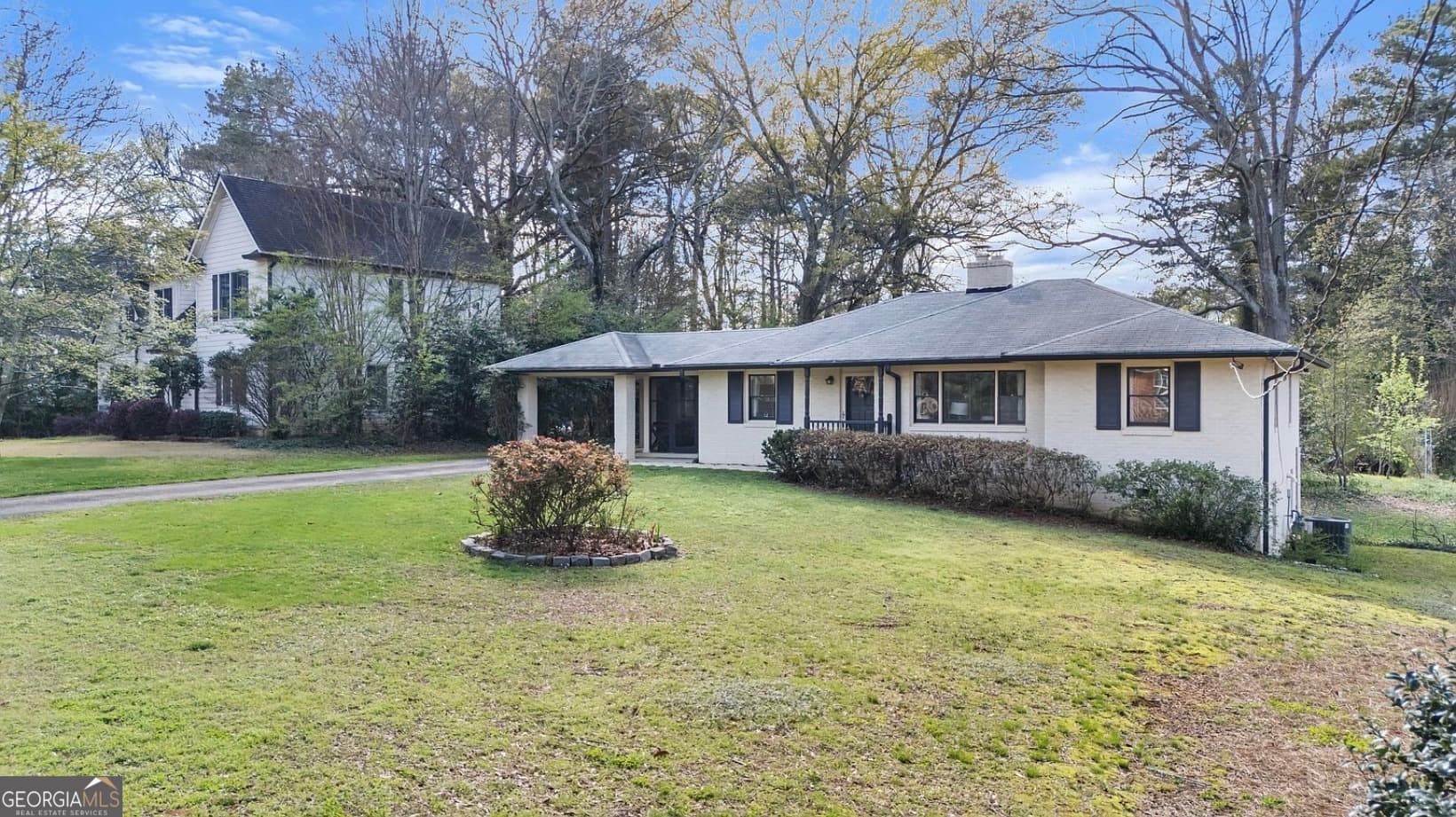 471 Hilderbrand Dr — photo 1