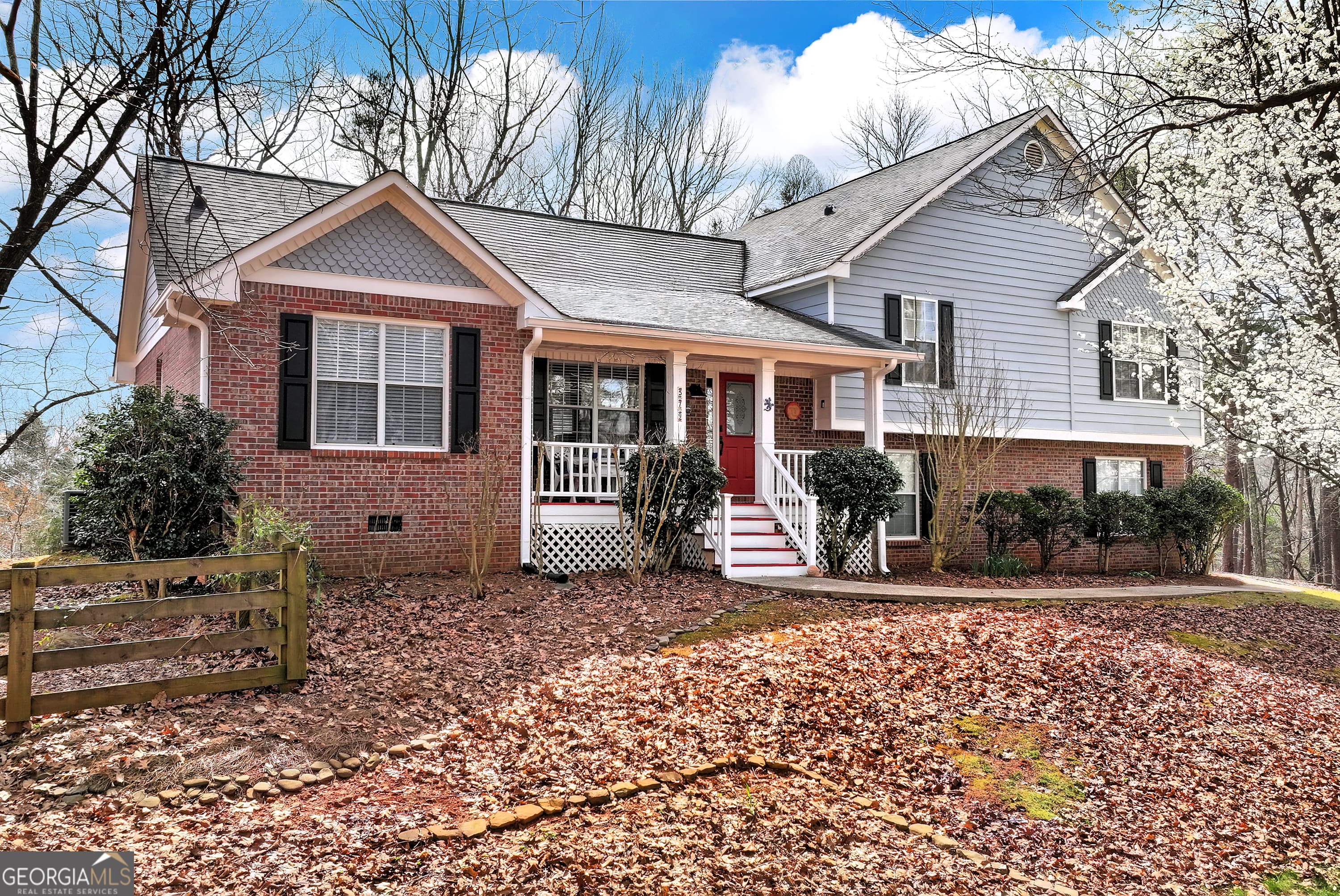 579 Willows Dr — photo 1