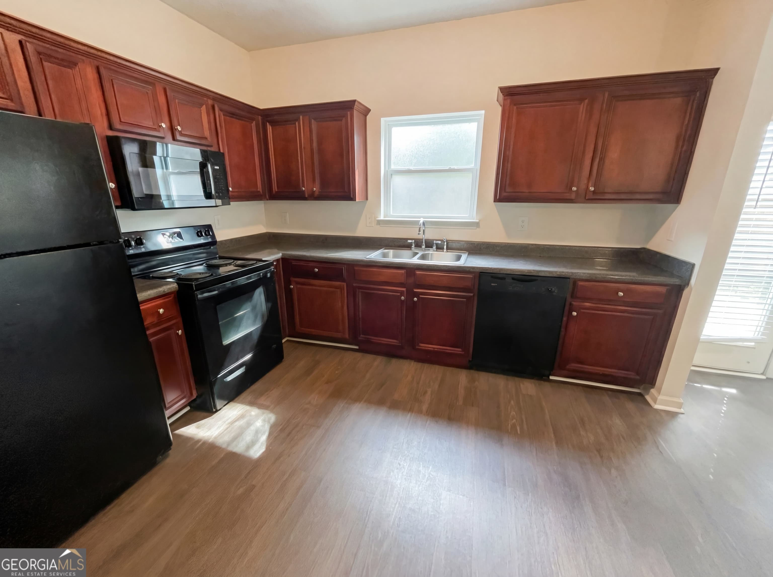 1630 Tigris Ct — photo 2