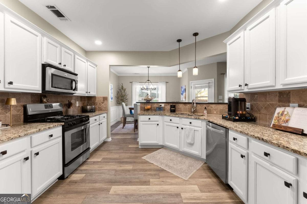 5725 Weddington Dr — photo 2