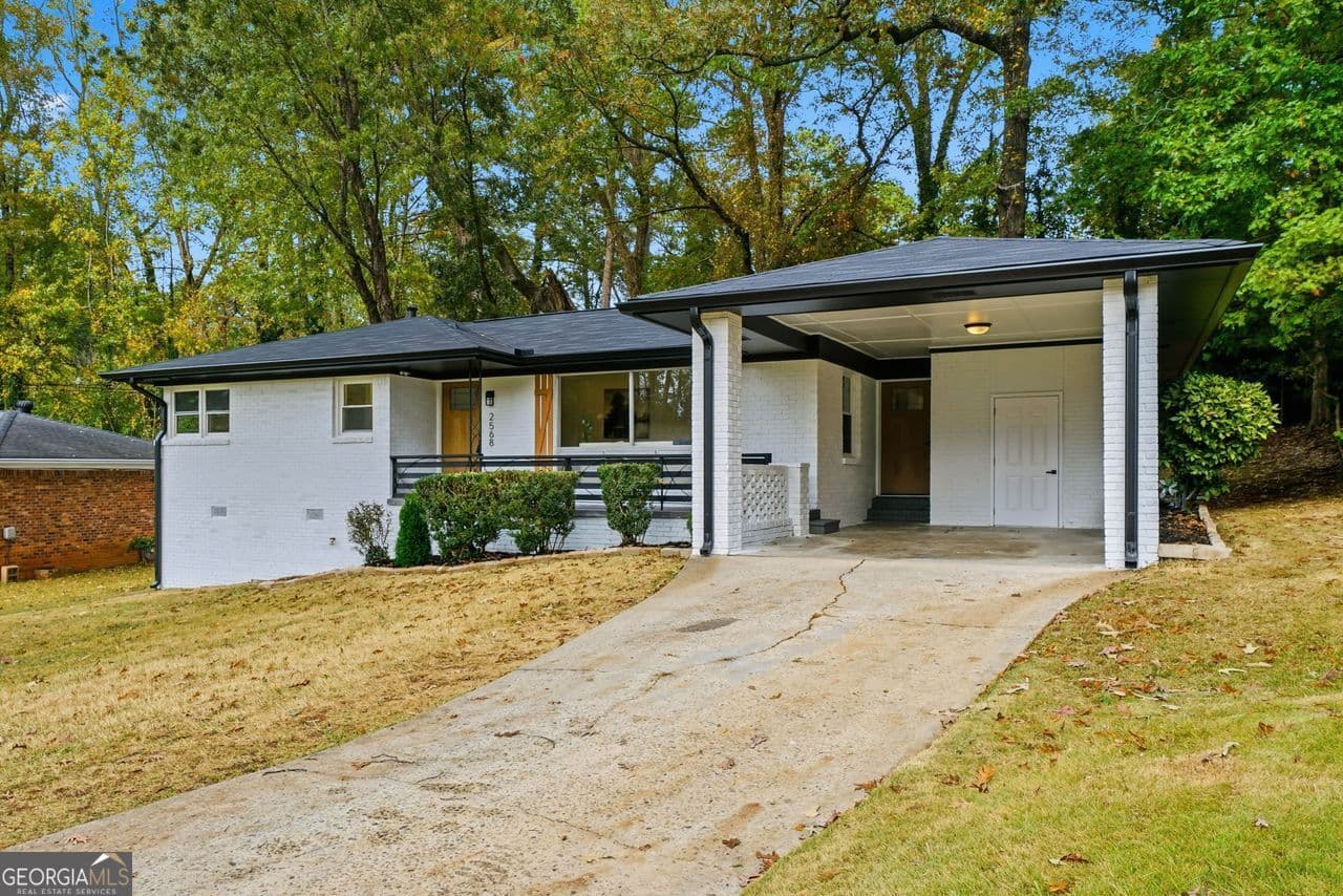 2568 Fontaine Circle — photo 2