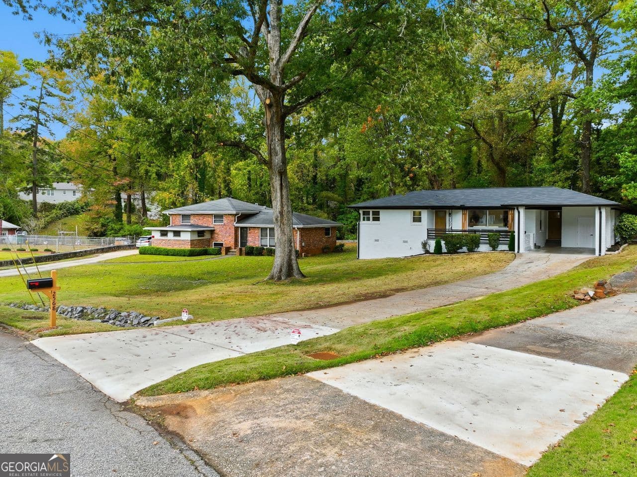 2568 Fontaine Circle — photo 1