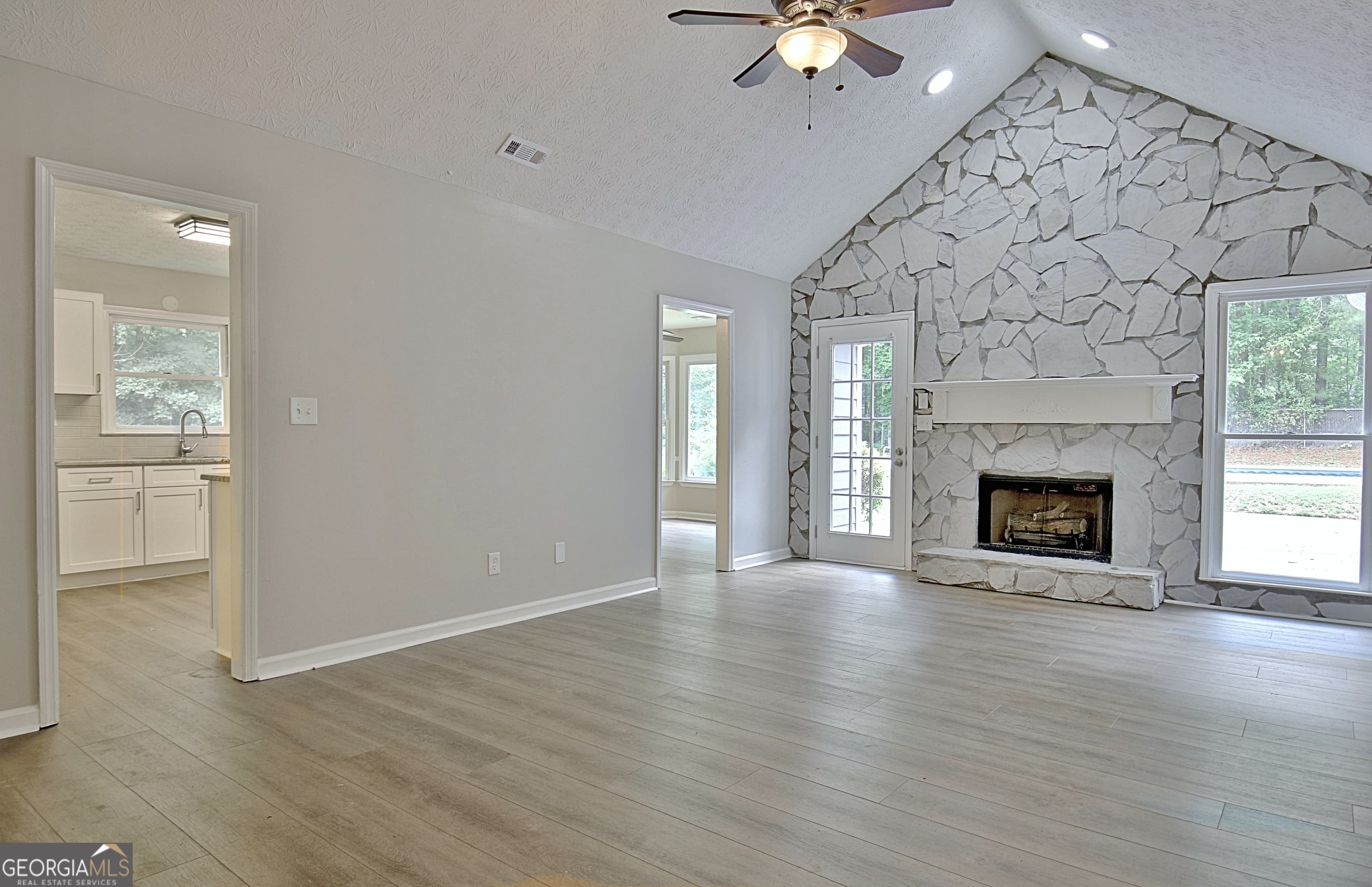 85 Holly Springs Rd — photo 2