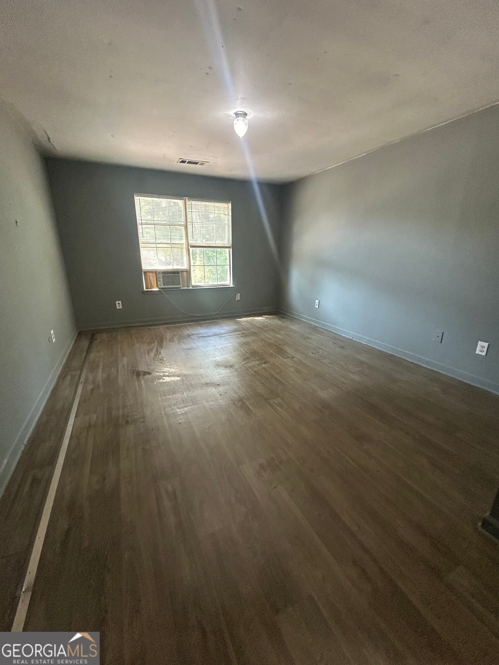 214 Sherwood Loop — photo 2