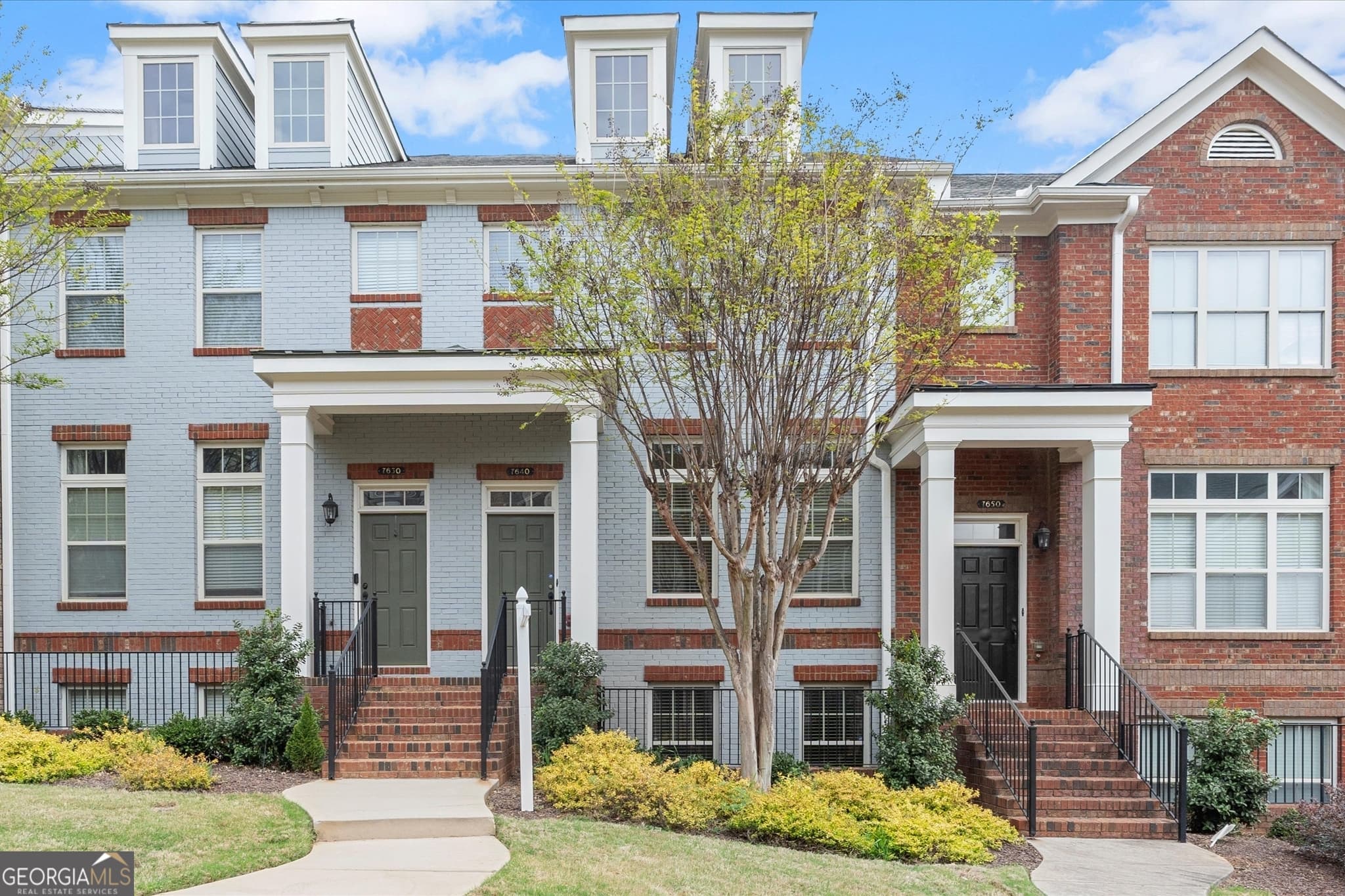 7640 Willoughby Ct — photo 1