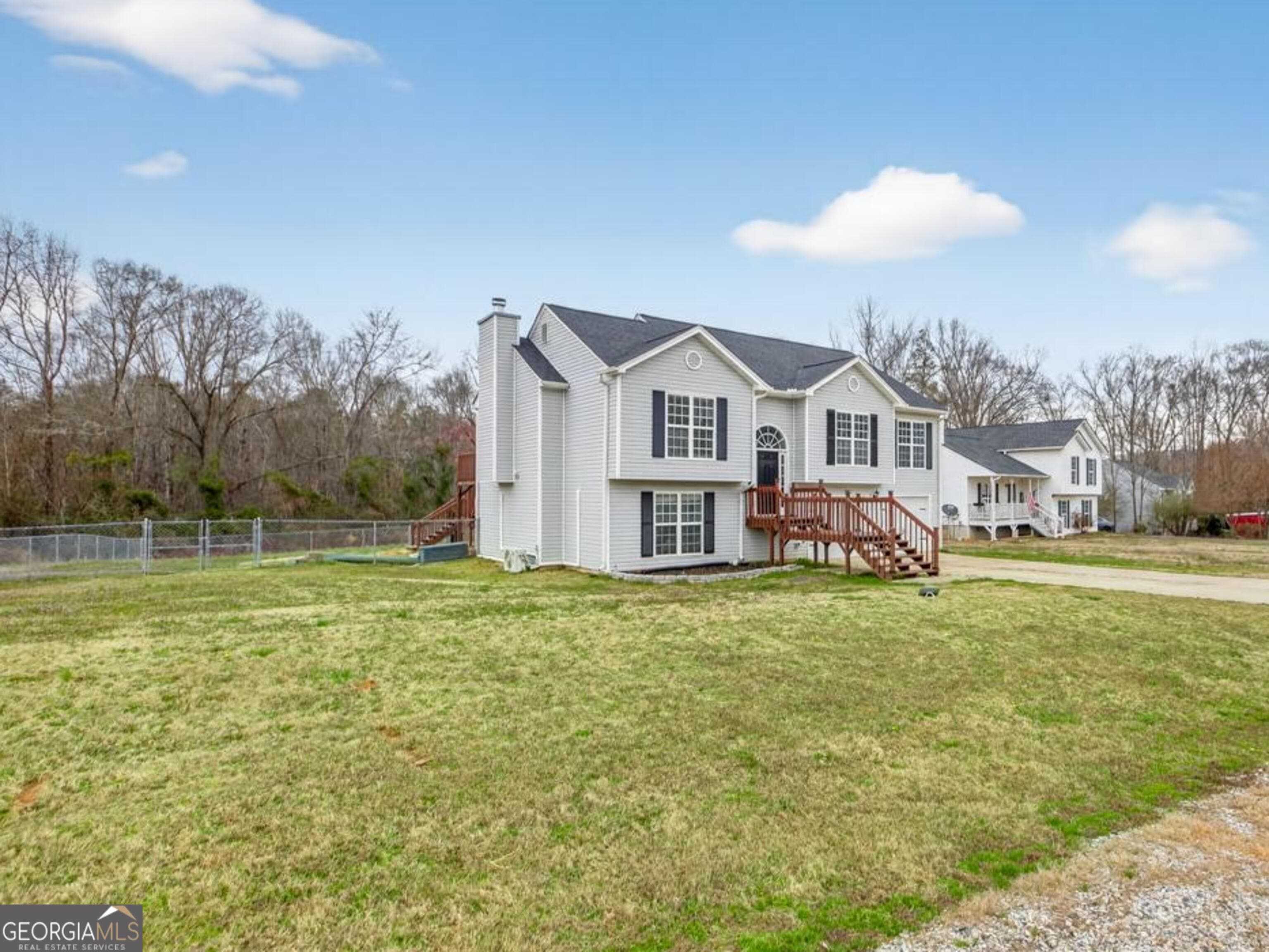 197 Ridgeland Dr — photo 2