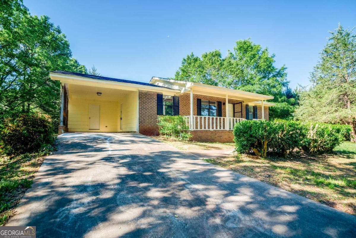 325 Camp Ground Rd — photo 1