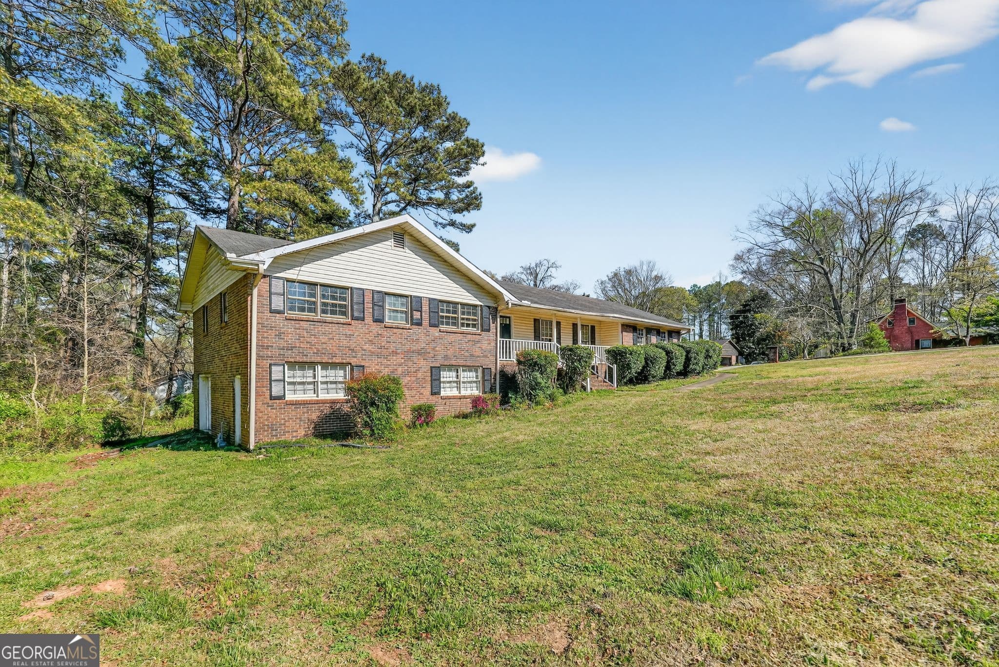 156 Blake Ln — photo 1