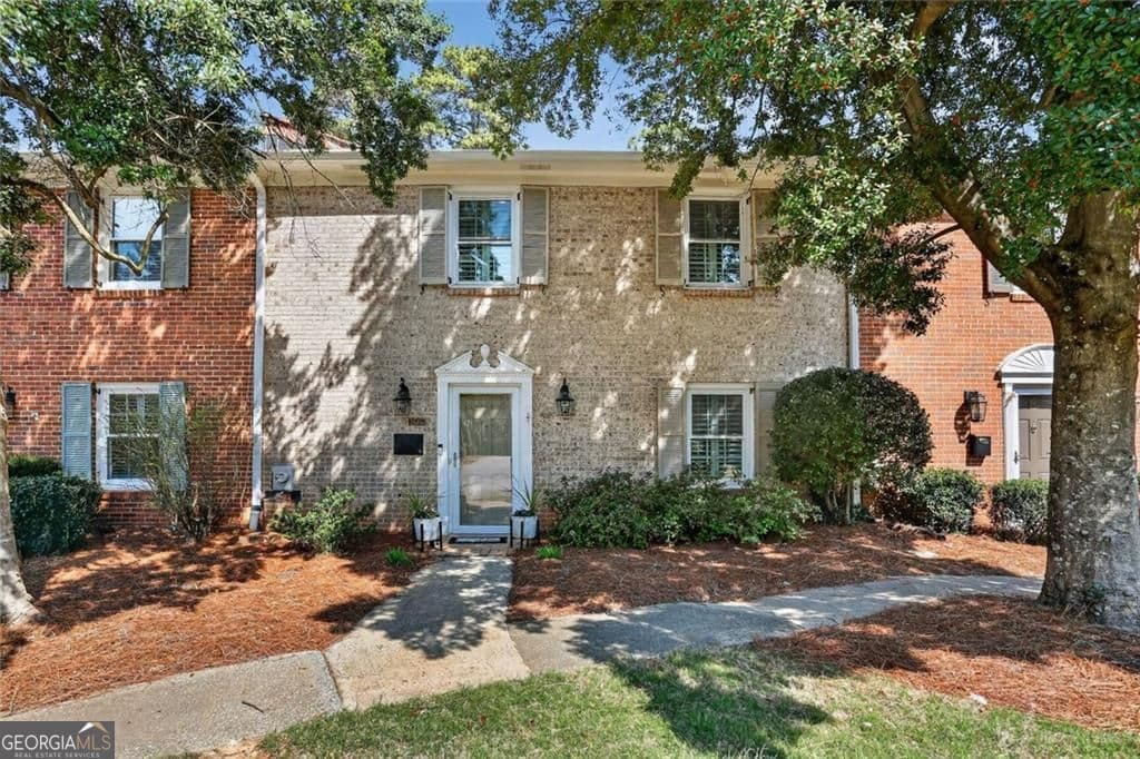 1666 Executive Park Ne Ln — photo 2