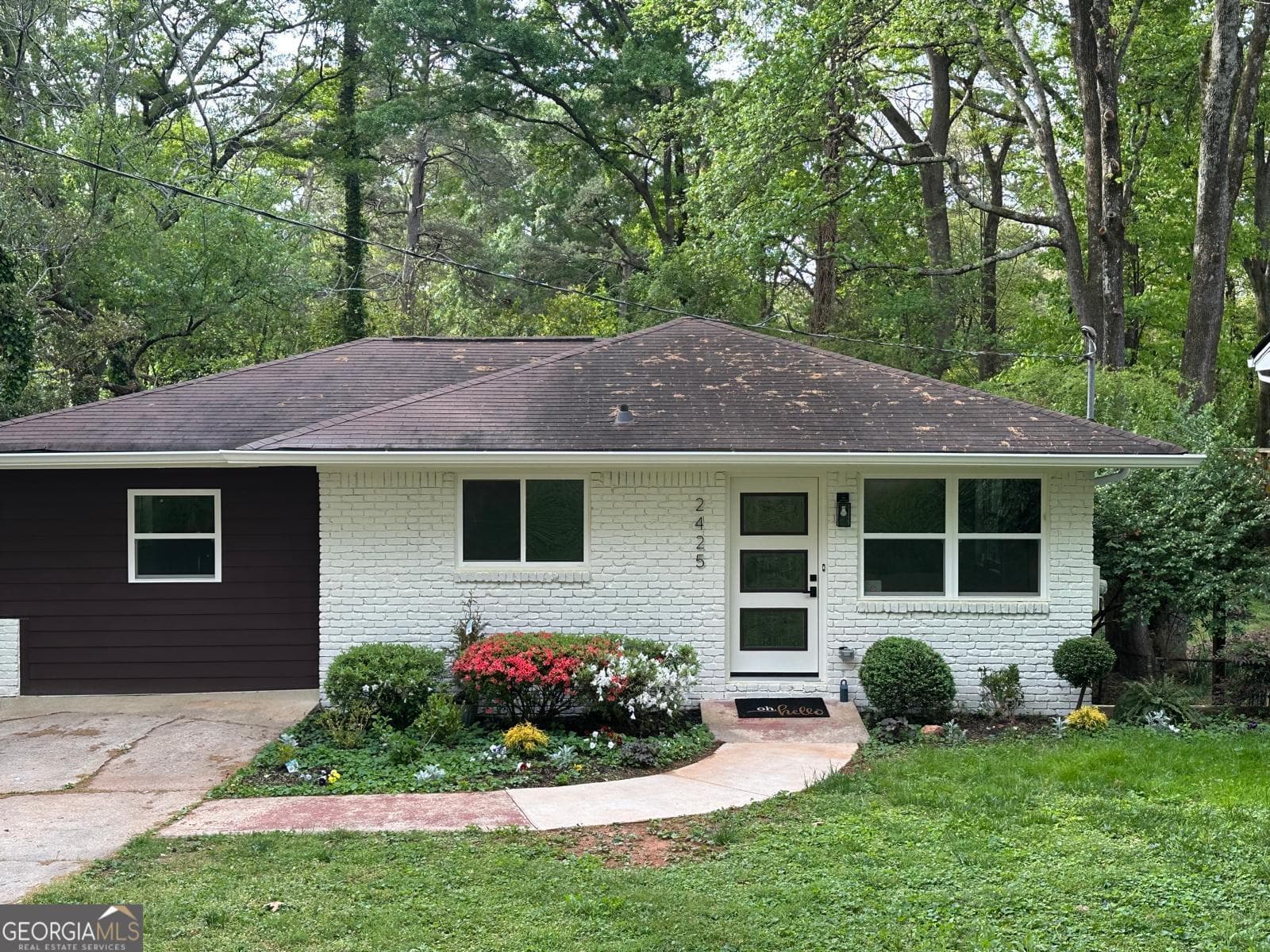 2425 Hillside Ave — photo 1