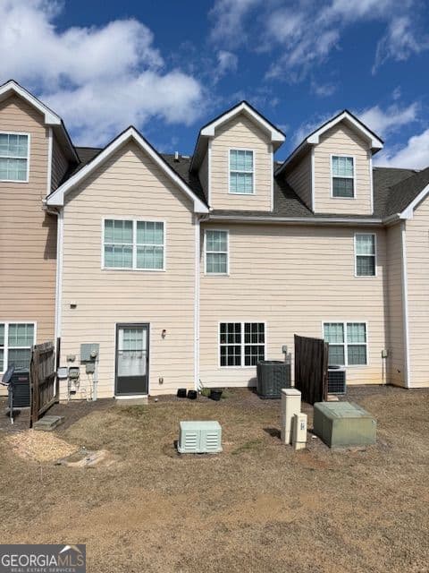 121 Village Dr — photo 21