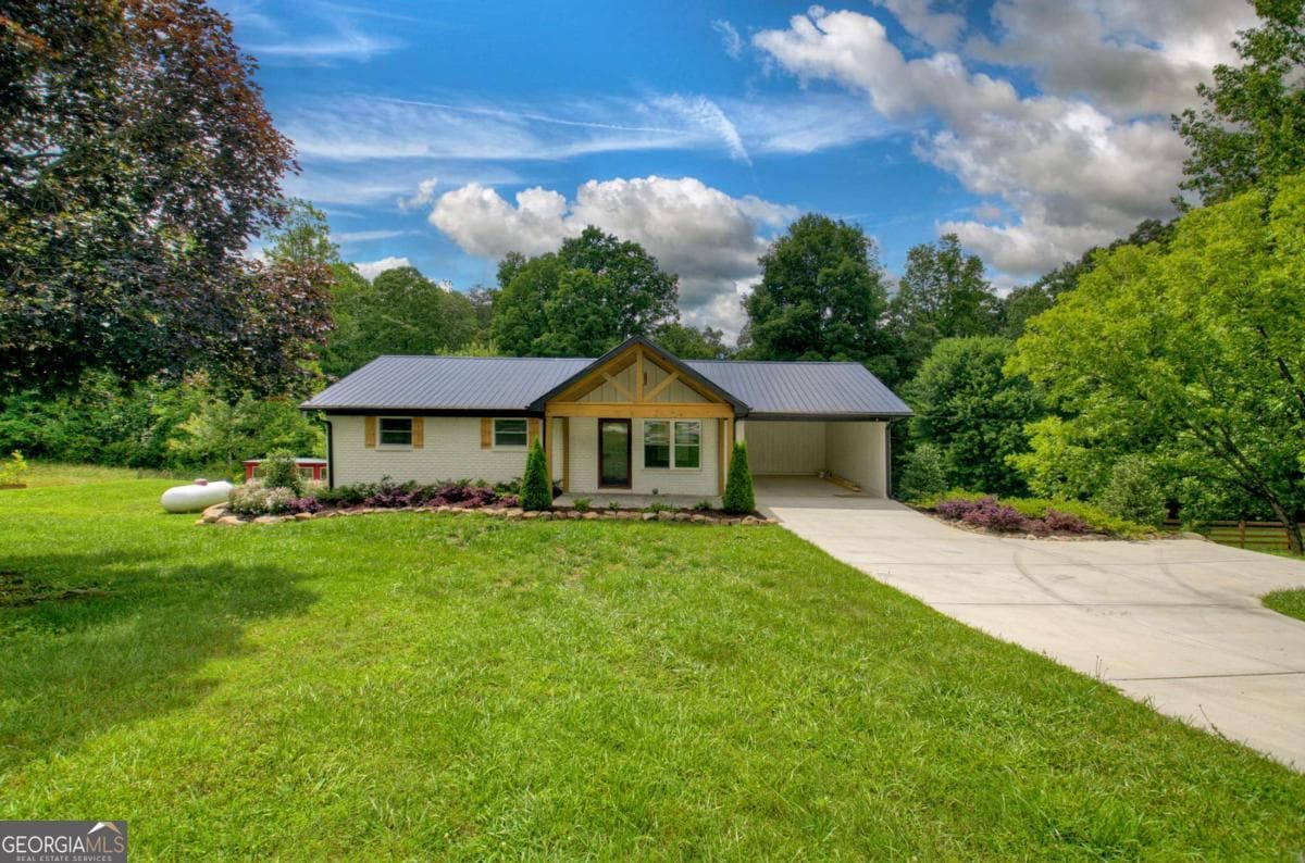 975 Goss Rd — photo 1