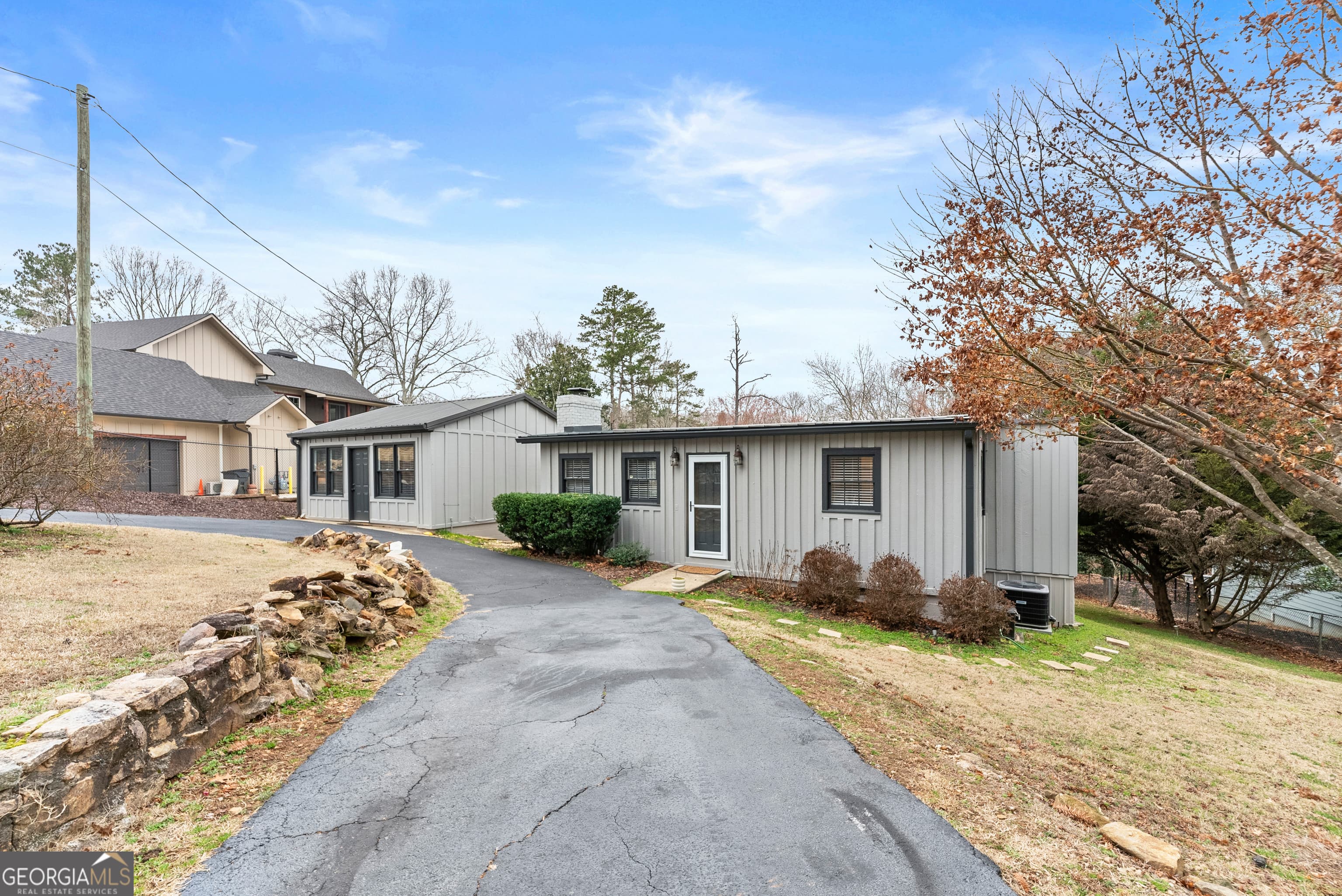 6052 Seminole Dr — photo 2