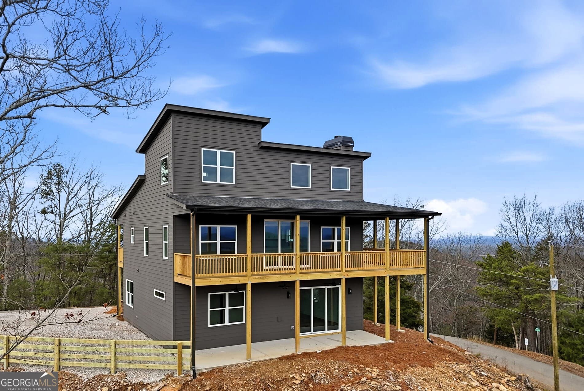 185 Stirratt Rd — photo 1