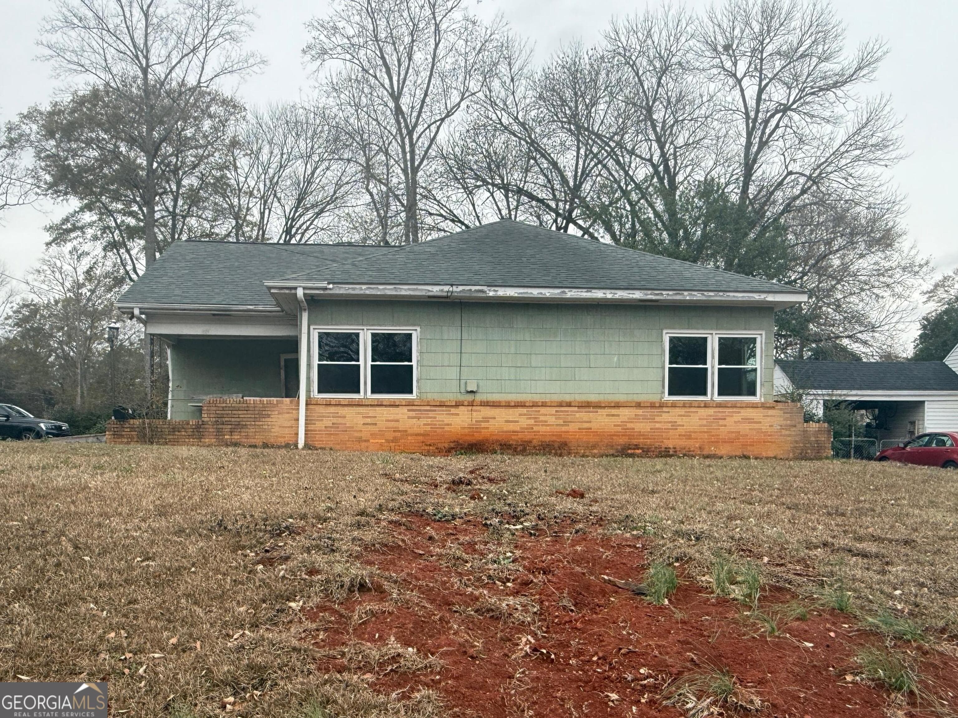 320 Jackson Ave — photo 2